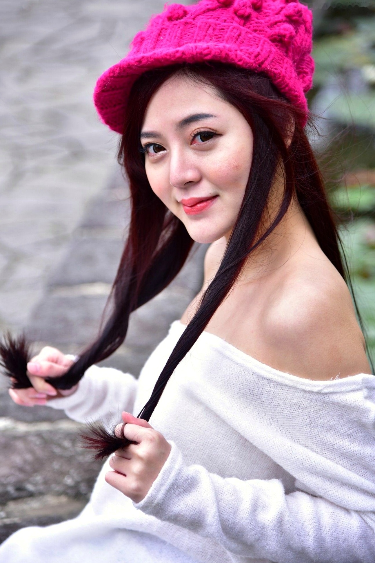 Gallery - 台湾正妹姜雨姗双溪公园户外写真，古典红旗袍搭配黑丝尽显娇媚气质台湾旗袍黑丝户外气质 女神私房照_秀色女神 - image 10
