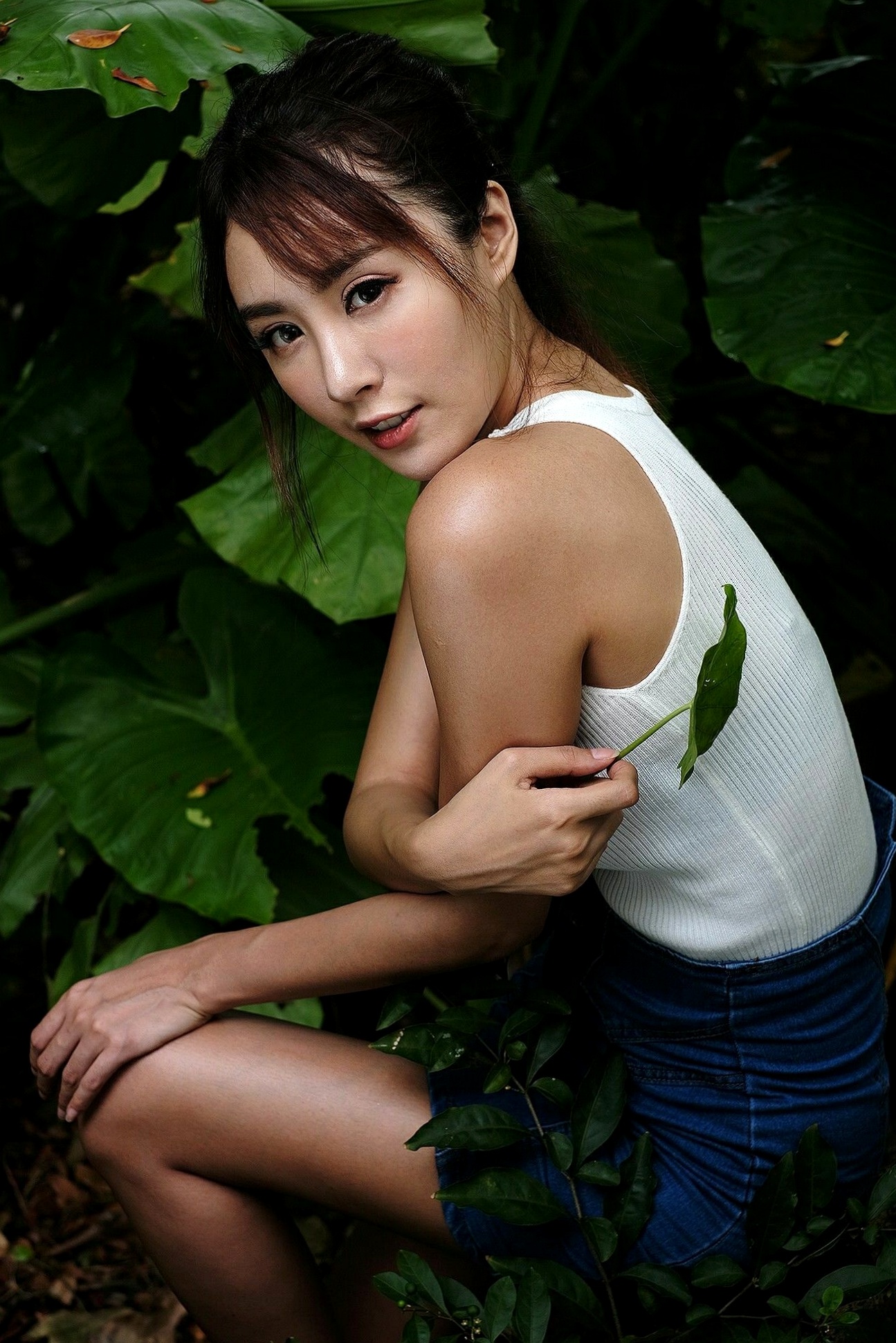 Gallery - 台湾正妹Miso夏晴清新牛仔街拍高清写真，修身热裤秀出修长美腿，气质迷人，青春活力十足！台湾街拍气质清新美腿 女神私房照_秀色女神 - image 18