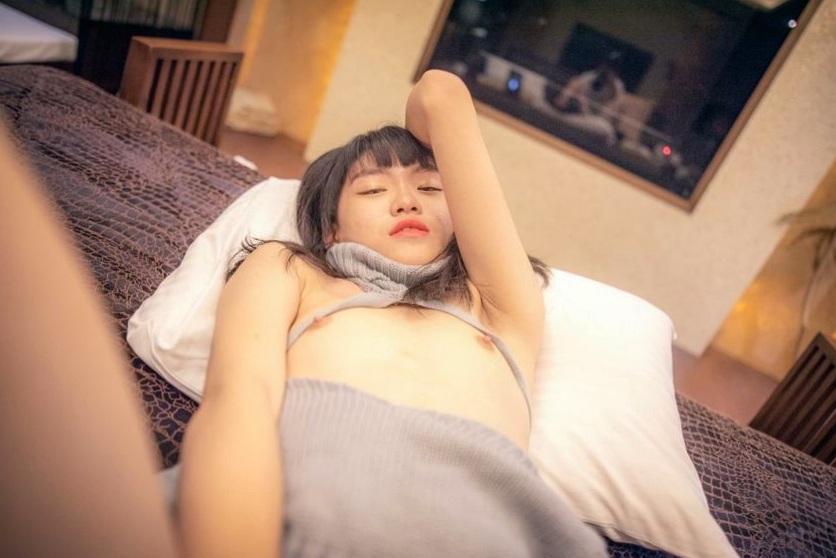 Gallery - 台湾清纯萝莉私房街拍写真套图，大胆演绎都市胶片质感与纯美诱惑，54P高清无圣光视频精选台湾萝莉私房照大尺度无圣光 女神私房照_秀色女神 - image 18