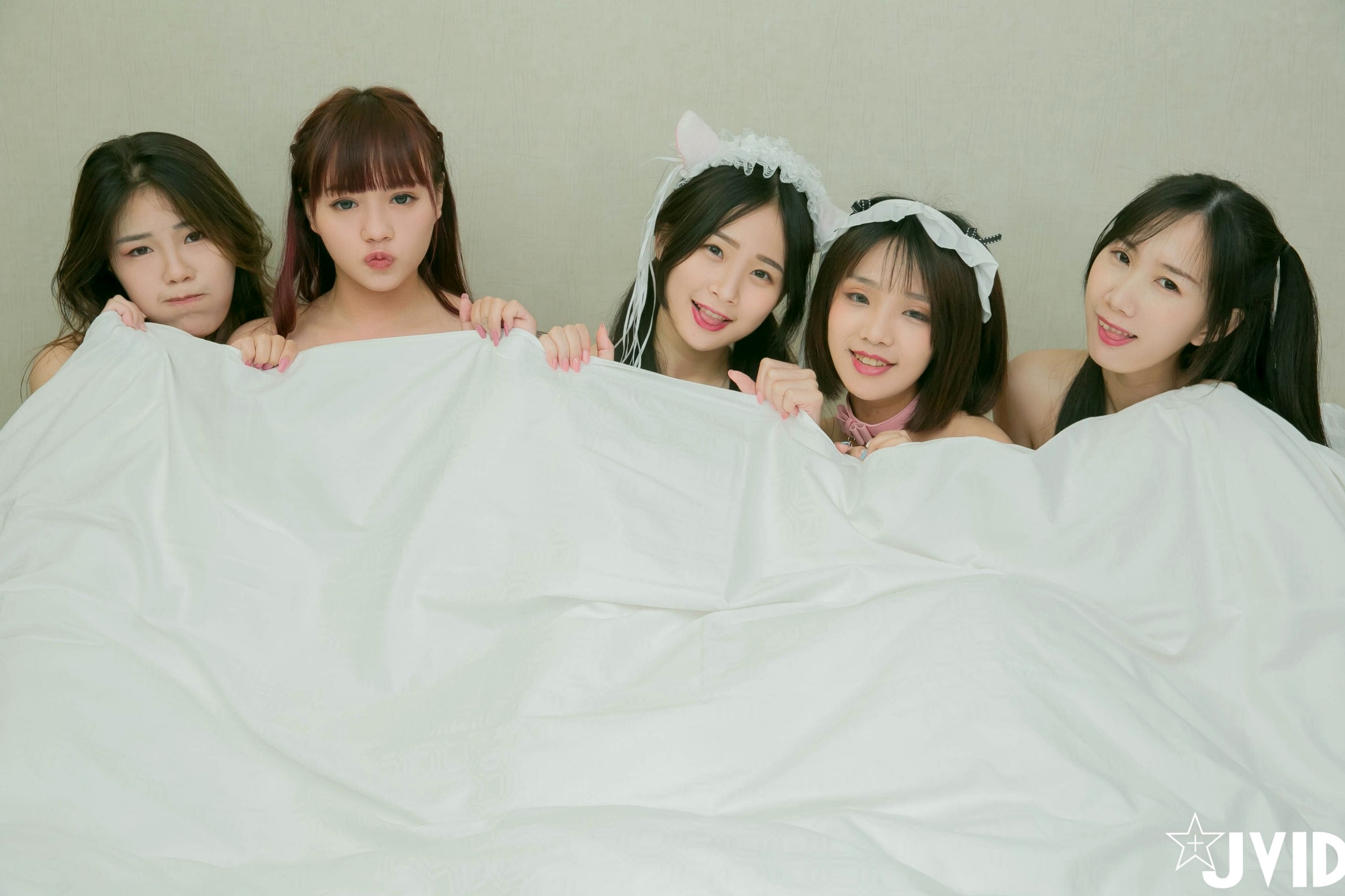 Gallery - JVID-薰草-咪雅-婕咪-妙妙-裘衣—迎春特企之五位性感女仆厨娘私房大尺度角色扮演，围炉后梦幻点心上菜视觉盛宴角色扮演女仆性感私房照JVID 女神私房照_秀色女神 - image 124