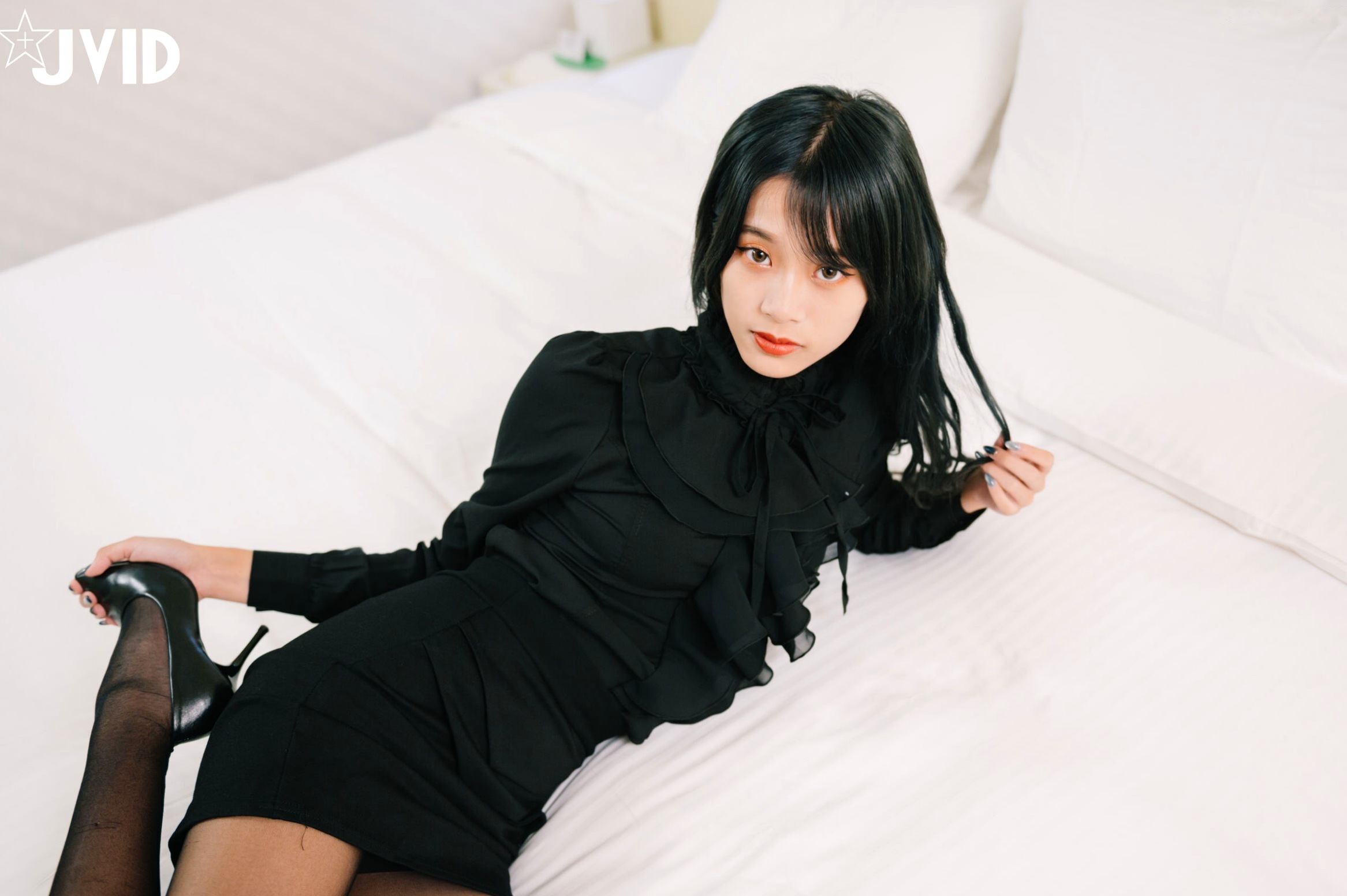 Gallery - JVID韩芳语-下班后的情色指导：OL职场制服诱惑，极致黑丝私房写真JVID制服大尺度性感丝袜 女神私房照_秀色女神 - image 8