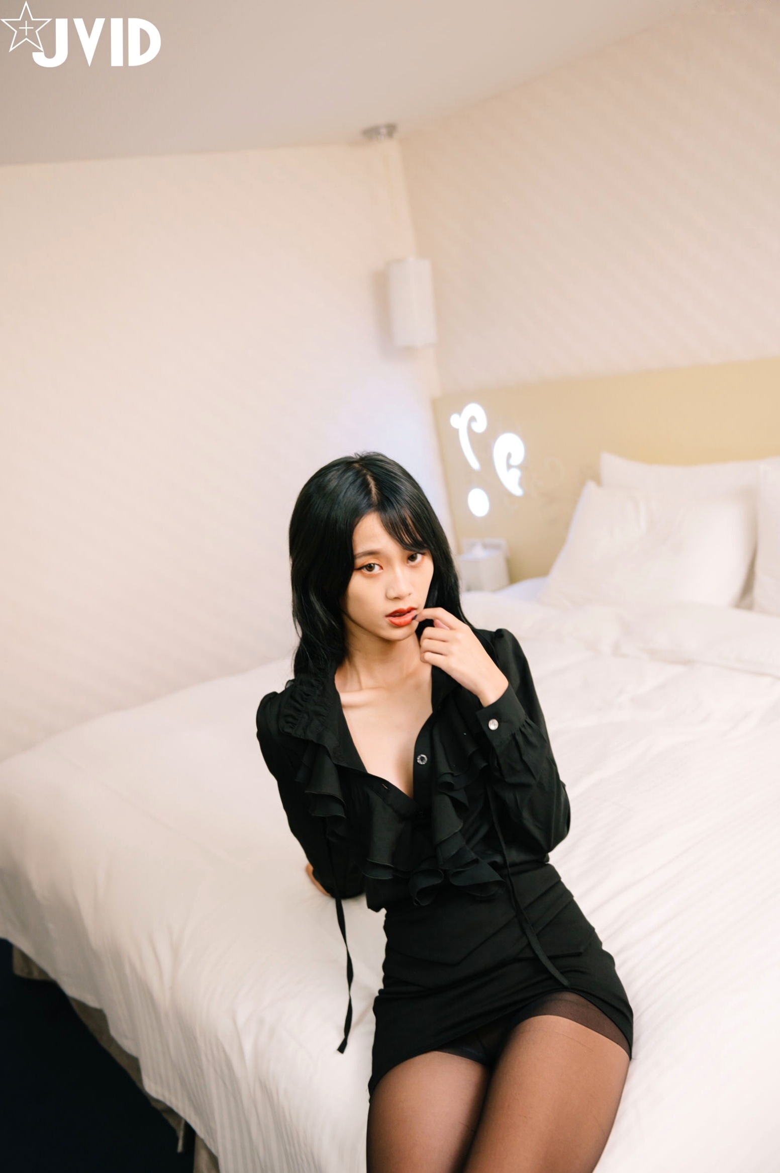 Gallery - JVID韩芳语-下班后的情色指导：OL职场制服诱惑，极致黑丝私房写真JVID制服大尺度性感丝袜 女神私房照_秀色女神 - image 10