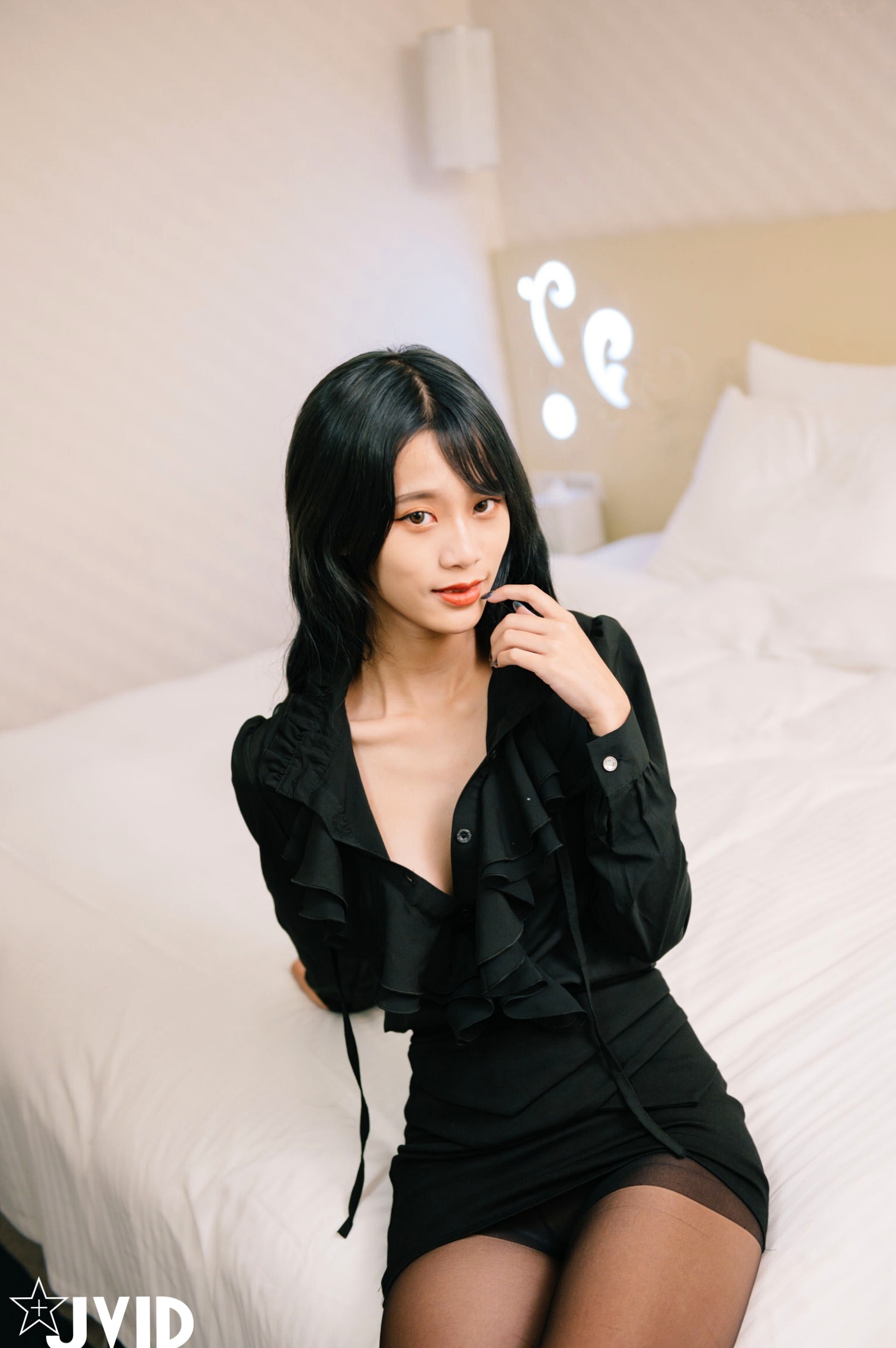 Gallery - JVID韩芳语-下班后的情色指导：OL职场制服诱惑，极致黑丝私房写真JVID制服大尺度性感丝袜 女神私房照_秀色女神 - image 11