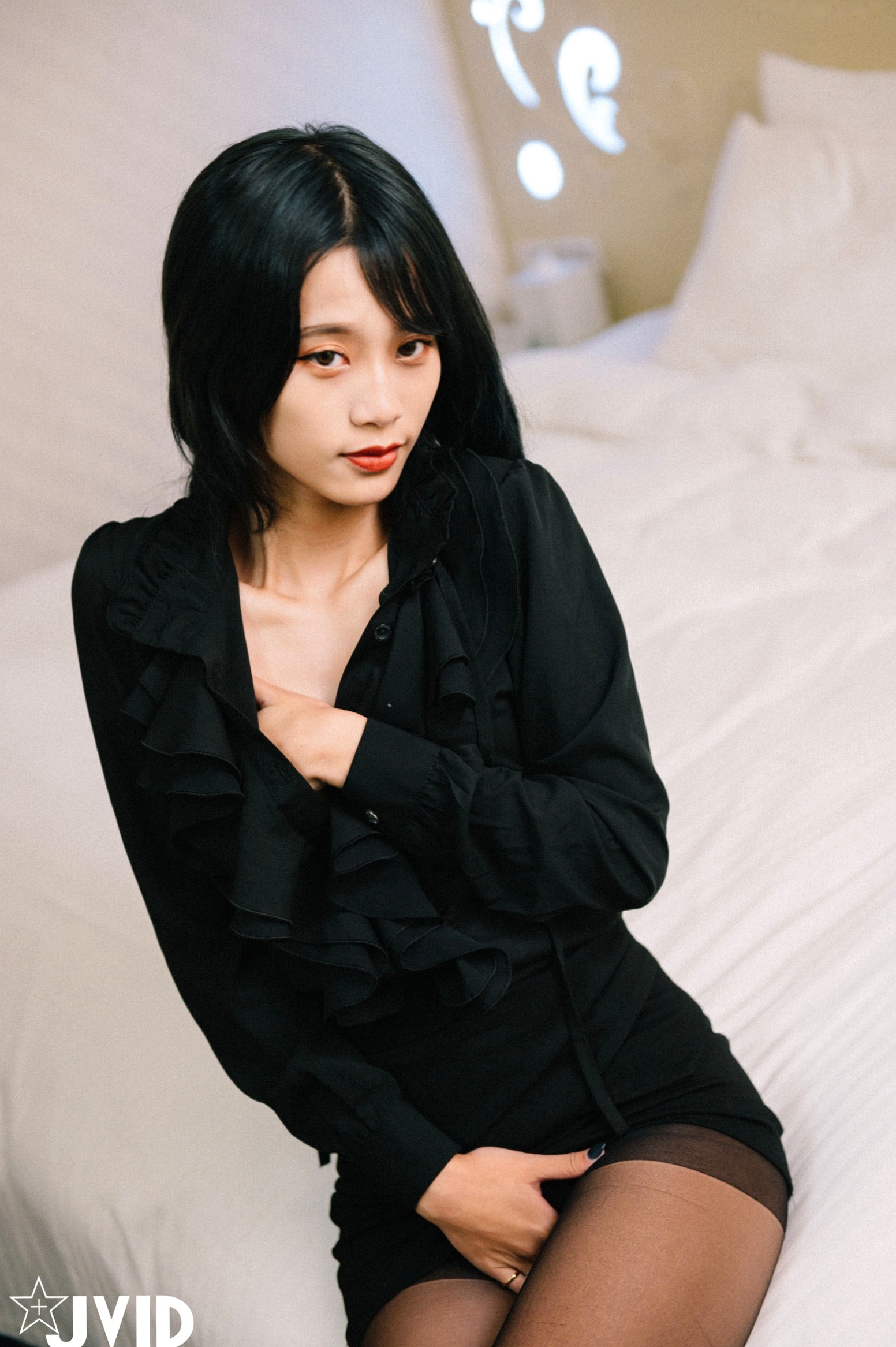 Gallery - JVID韩芳语-下班后的情色指导：OL职场制服诱惑，极致黑丝私房写真JVID制服大尺度性感丝袜 女神私房照_秀色女神 - image 13