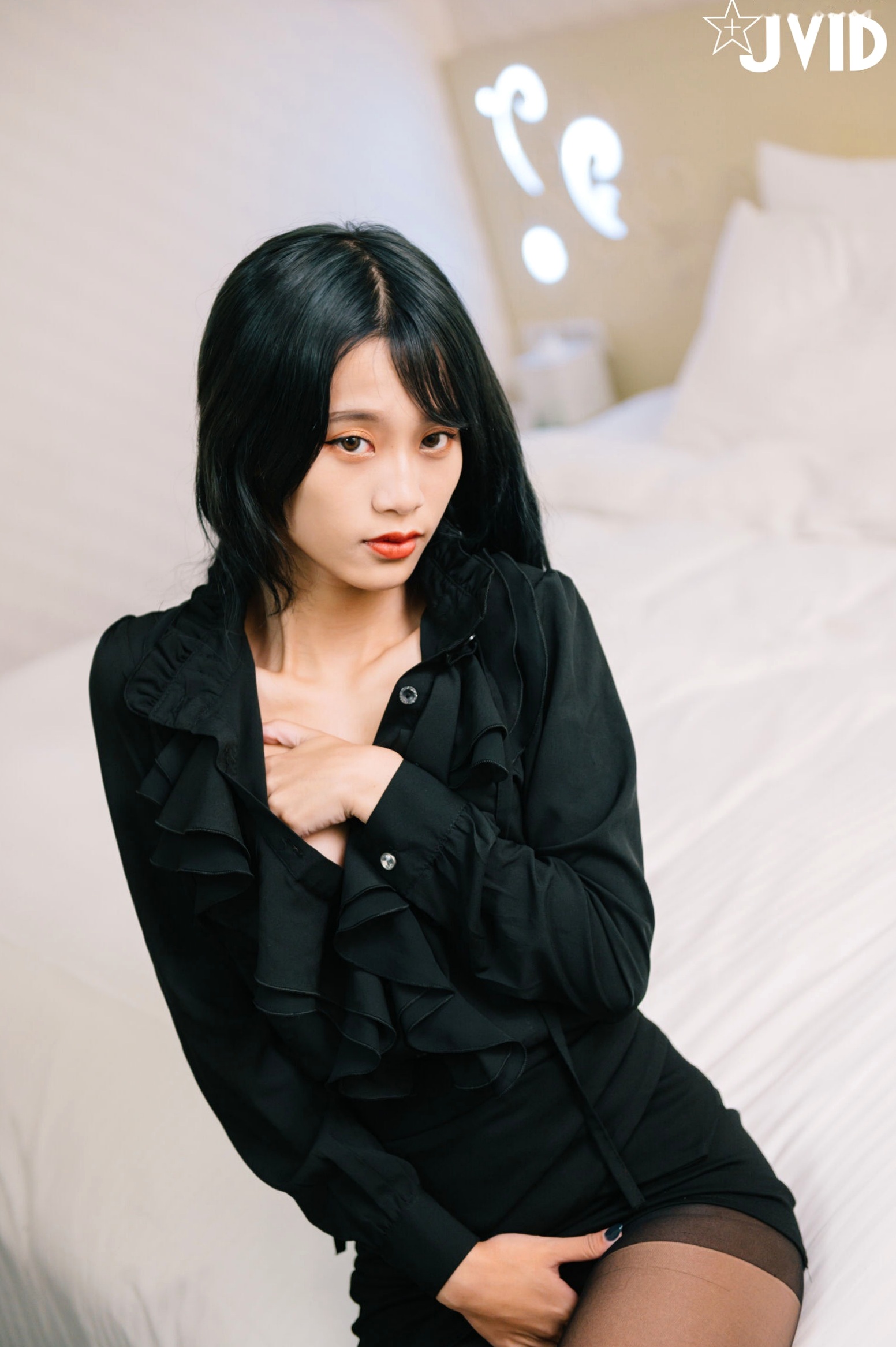 Gallery - JVID韩芳语-下班后的情色指导：OL职场制服诱惑，极致黑丝私房写真JVID制服大尺度性感丝袜 女神私房照_秀色女神 - image 14