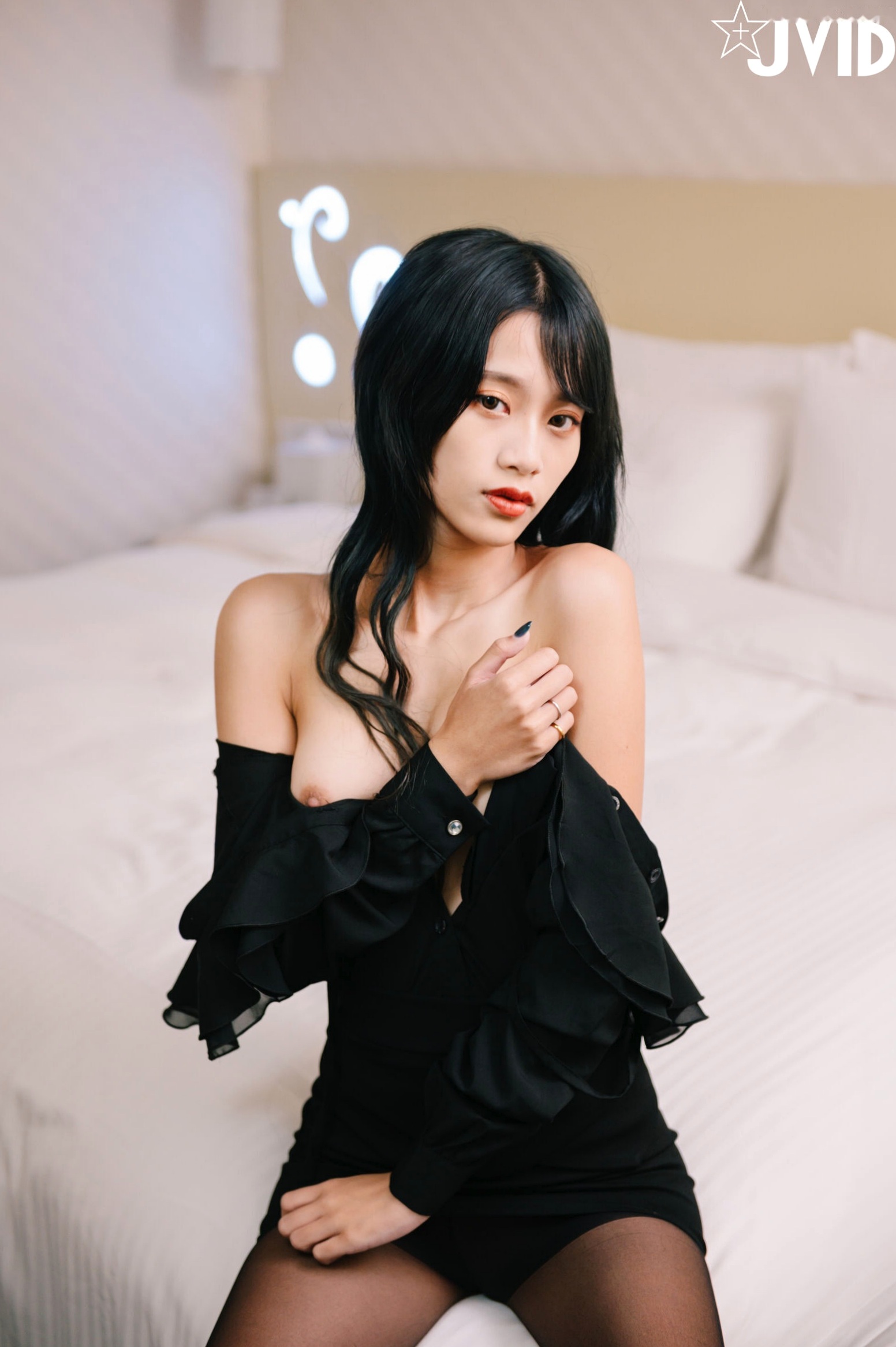 Gallery - JVID韩芳语-下班后的情色指导：OL职场制服诱惑，极致黑丝私房写真JVID制服大尺度性感丝袜 女神私房照_秀色女神 - image 19