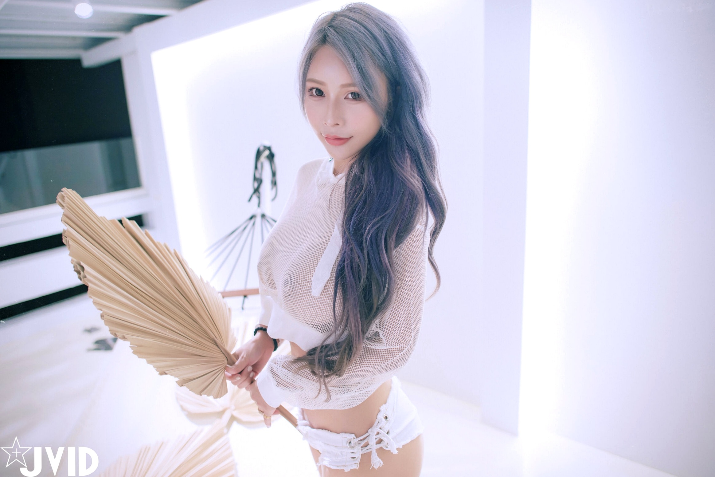 Gallery - JVID艾妃神级美乳私房写真：白纱蕾丝内衣诱惑，展现极致身材的迷人情欲之夜性感尤物人间胸器大尺度JVID 女神私房照_秀色女神 - image 10