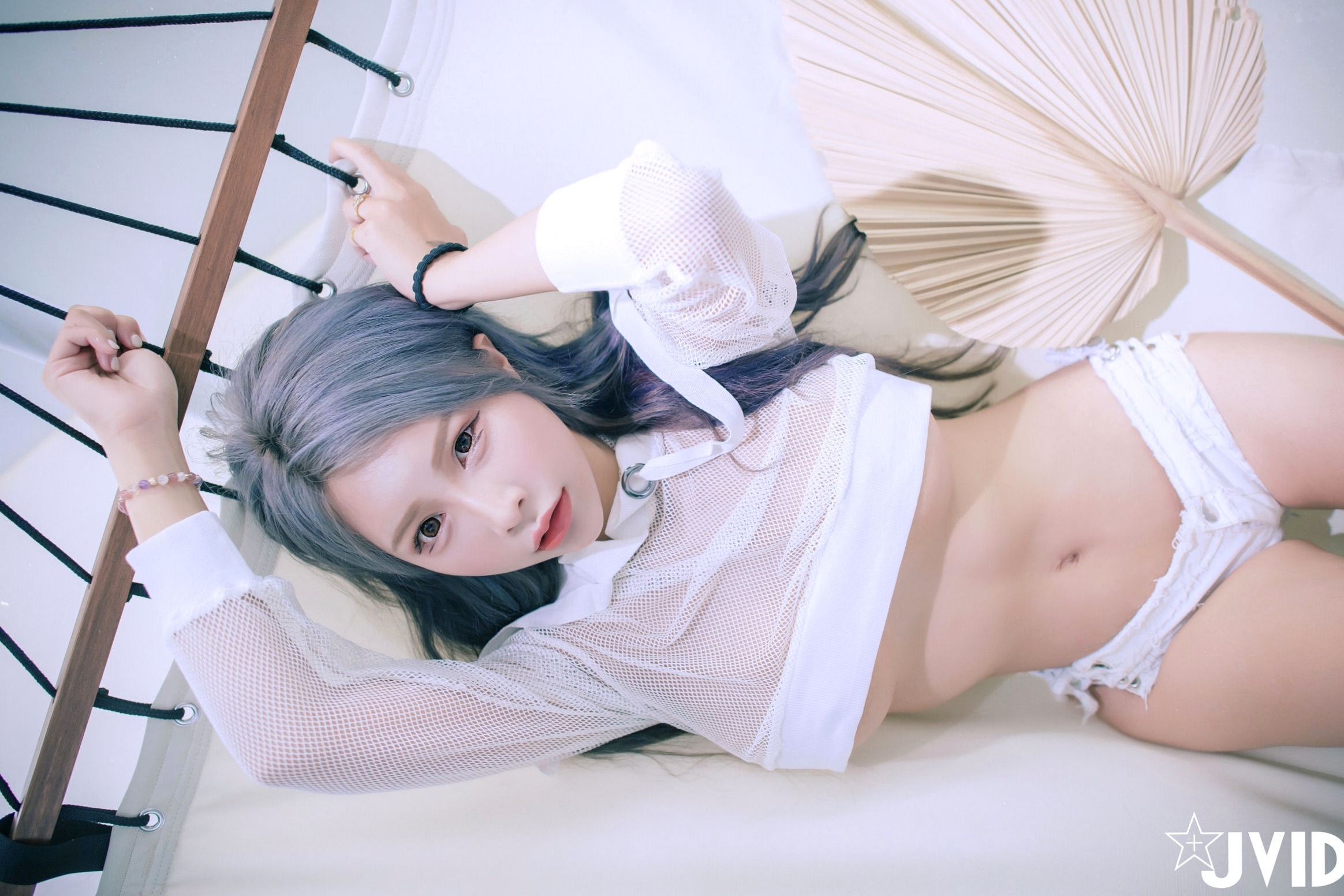 Gallery - JVID艾妃神级美乳私房写真：白纱蕾丝内衣诱惑，展现极致身材的迷人情欲之夜性感尤物人间胸器大尺度JVID 女神私房照_秀色女神 - image 23