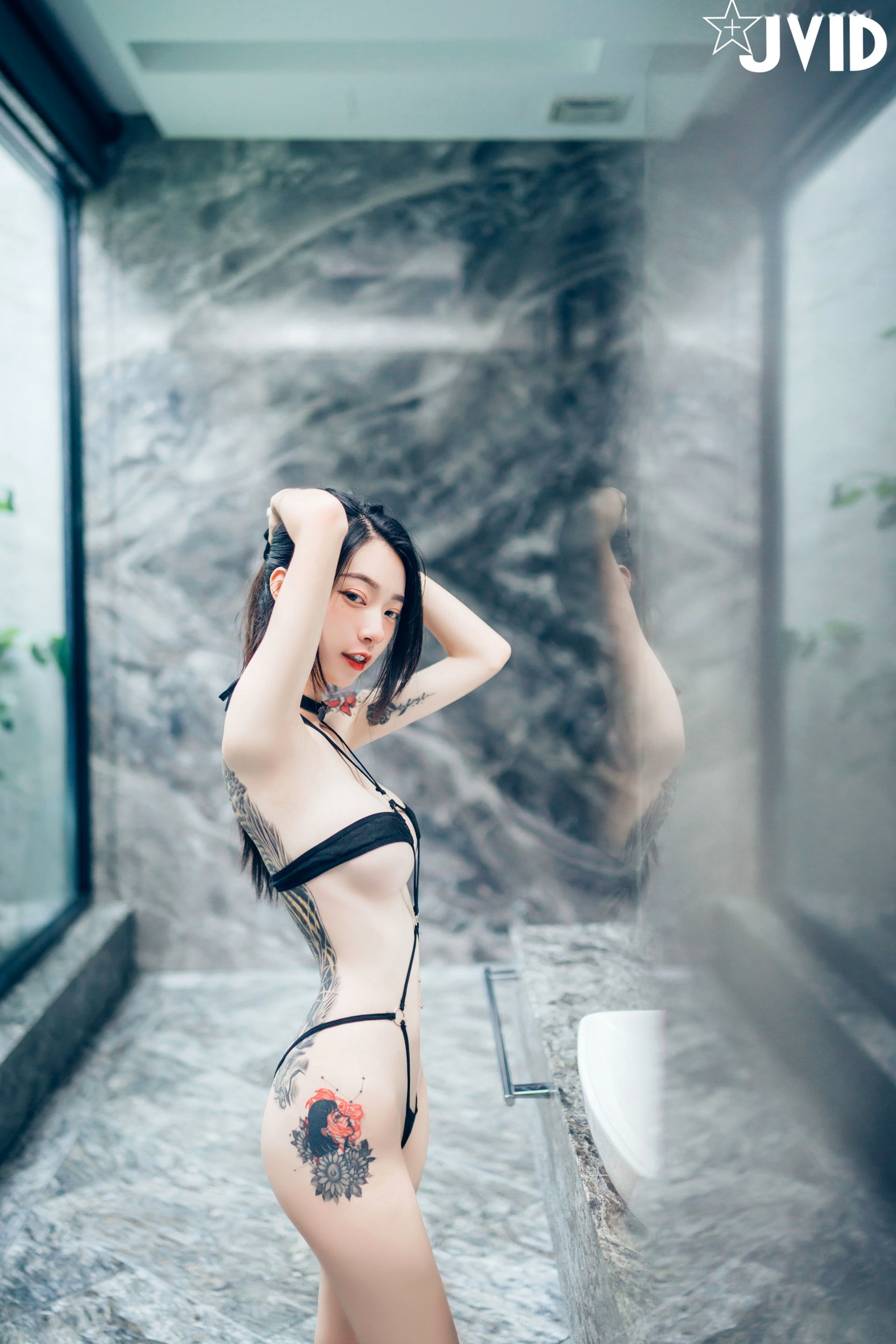 JVID百变女神飘飘：学生制服、丝滑睡衣写真与纹身野性美图集 (2021.08.18)
