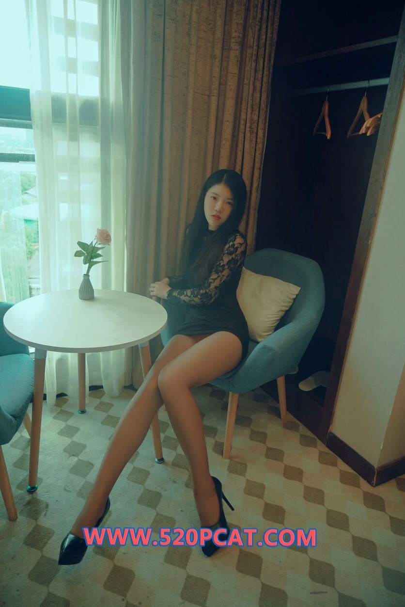 [PARTYCAT] 轰趴猫白金刊N017期：室内绝色美女，黑色蕾丝与镂空诱惑私房套图 [79P]