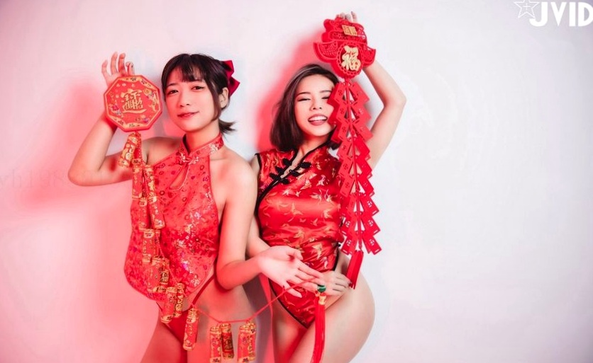 Gallery - JVID写真紫欣＆语芯闺蜜私房卧室互动：极致性感的大尺度诱惑与高清动态视频性感诱惑私房照大尺度JVID 女神私房照_秀色女神 - image 40