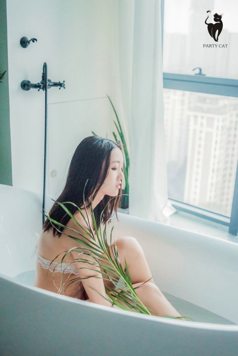 Gallery - [PARTYCAT]轰趴猫 - Chiness Model 特刊玉女浴室私房写真，清新清纯蕾丝诱惑大尺度套图[37P]浴室私房照性感清新诱惑 女神私房照_秀色女神 - image 26