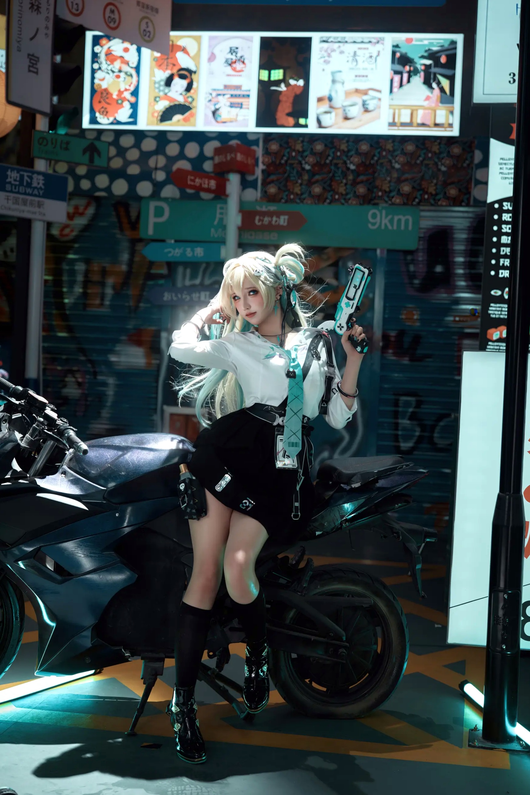 鬼马少女阿薰kaOri - 鸣潮 琳奈 摩托车制服诱惑角色扮演私房照