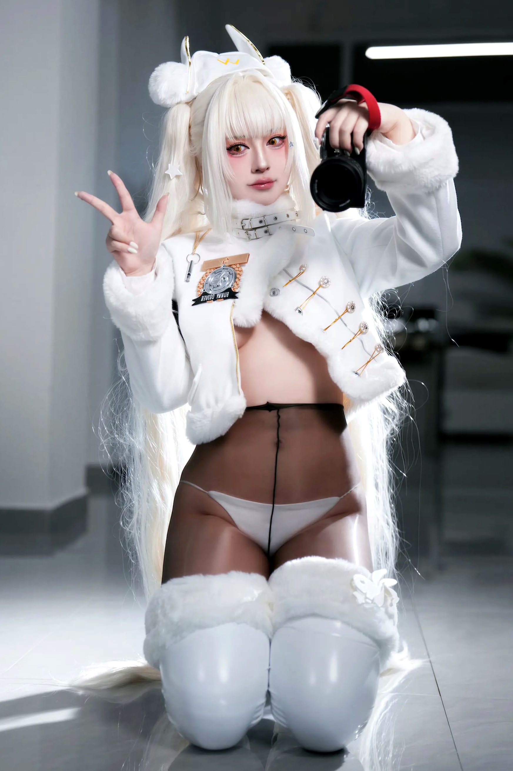 索索半半子 Nikke胜利女神 布兰儿 幸运特快车 角色扮演性感私房照 [51P]