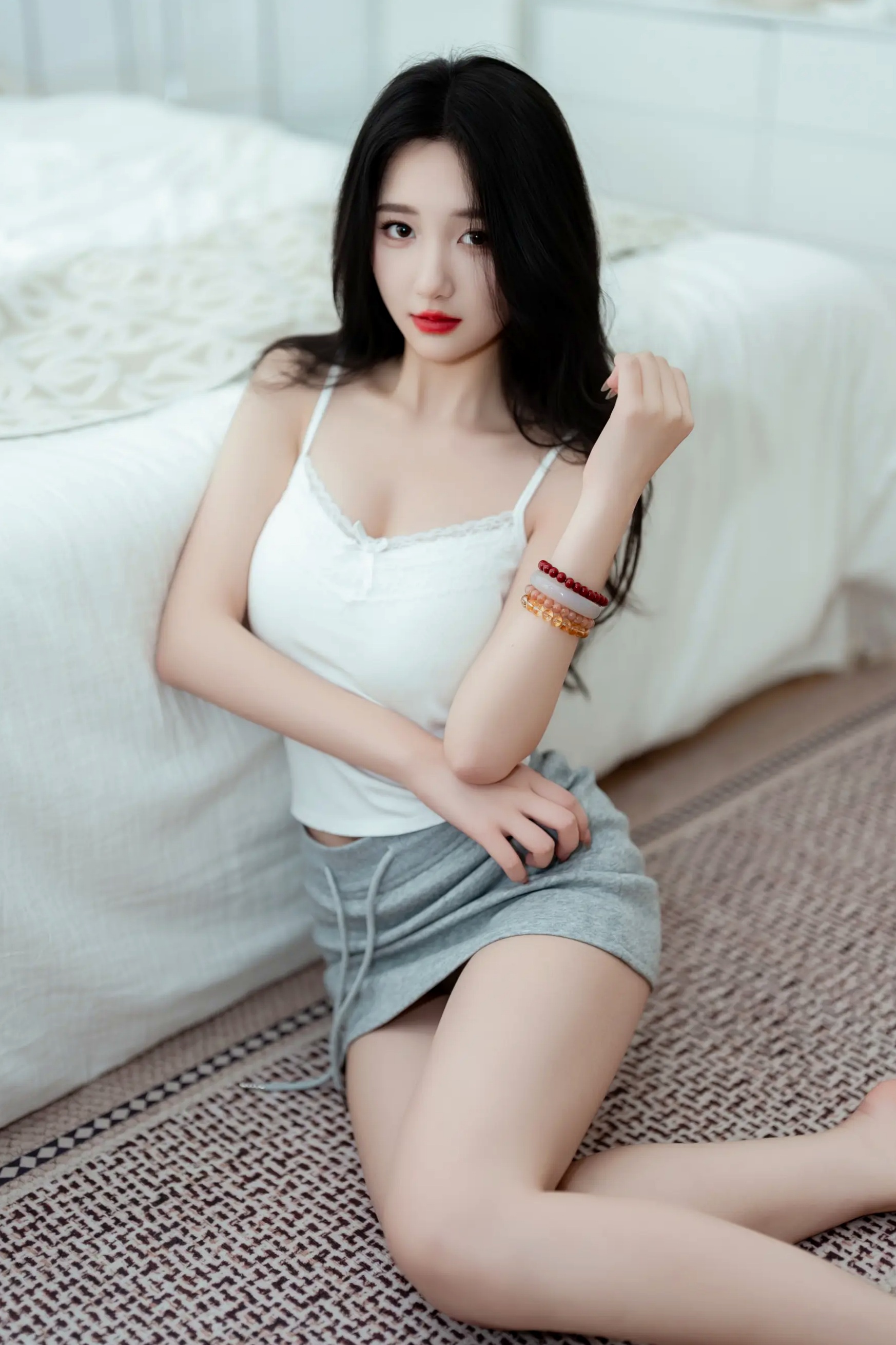 Gallery - [YITUYU]艺图语 - Art Language  2025.07.02 居家轻私写真 oyee 白色吊带睡裙卧室私房美图 [41P]性感私房照白嫩气质诱惑 女神私房照_秀色女神 - image 5
