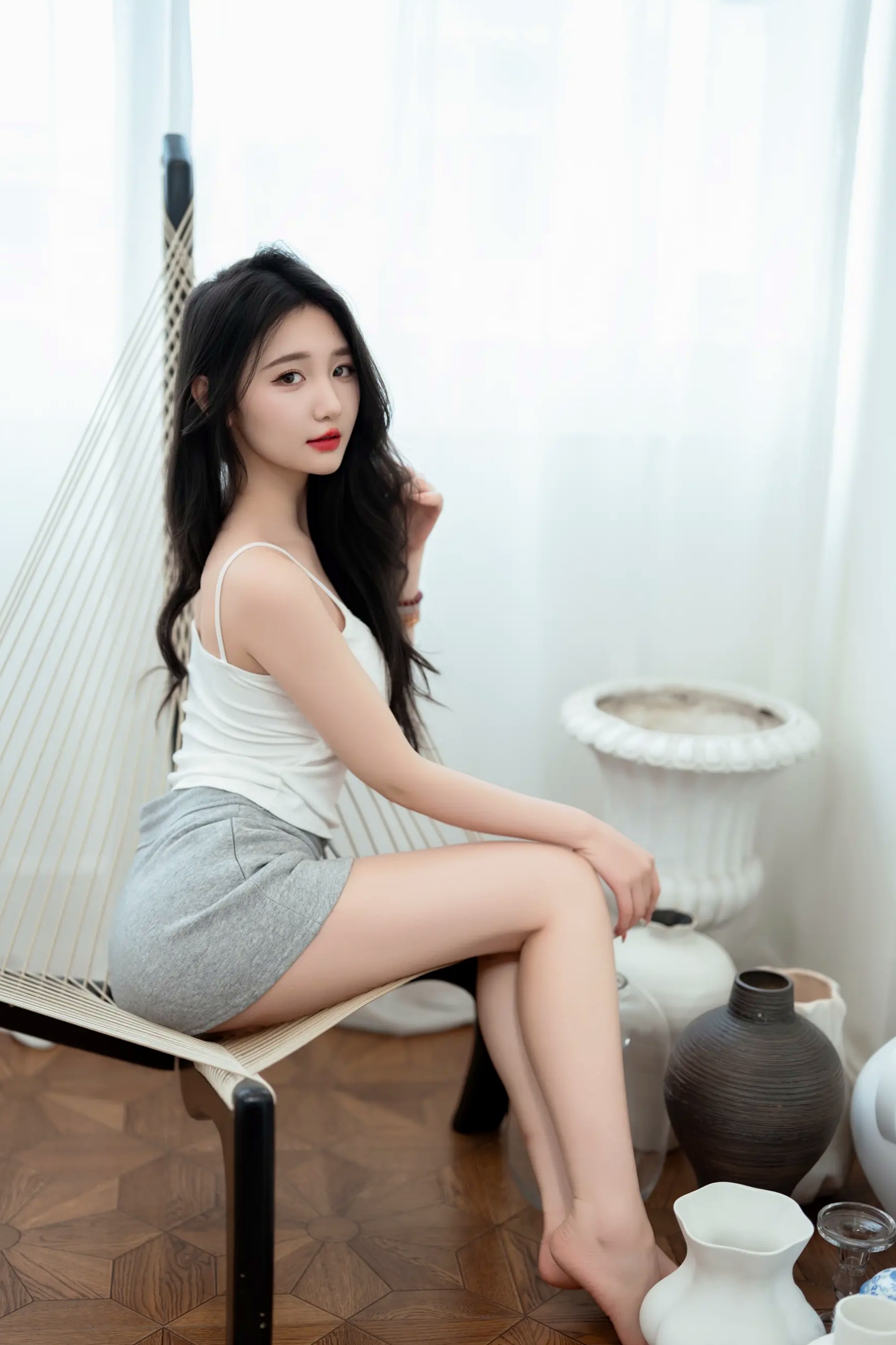 Gallery - [YITUYU]艺图语 - Art Language  2025.07.02 居家轻私写真 oyee 白色吊带睡裙卧室私房美图 [41P]性感私房照白嫩气质诱惑 女神私房照_秀色女神 - image 9