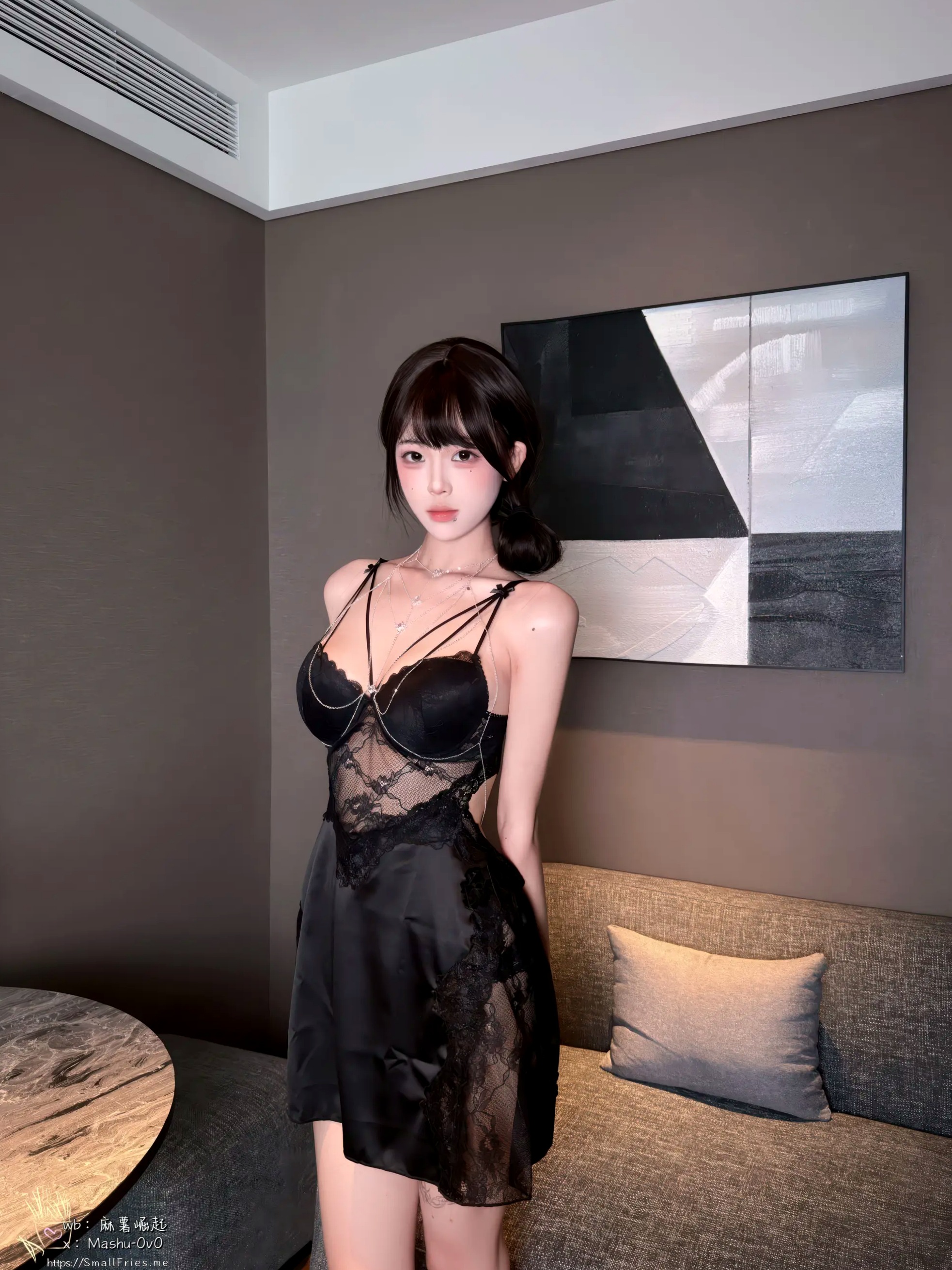 麻薯好吃 - 赴约私房写真，性感黑色蕾丝诱惑与绝美黑丝长腿 [72P]