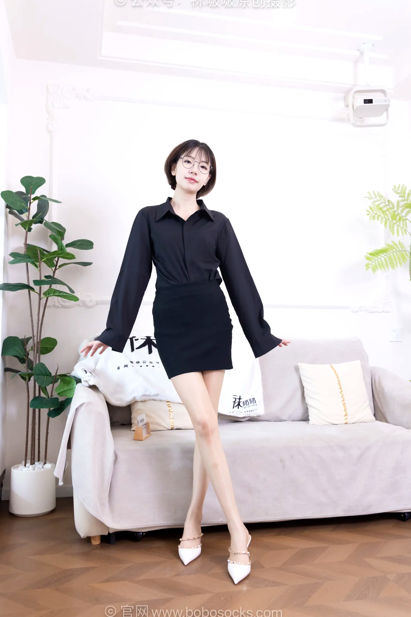 Gallery - BoBoSocks袜啵啵 - Chiness Model  小甜豆-职业装OL私房写真、高跟鞋、油亮薄肉丝、绝美丝袜腿模、职场诱惑系拍摄 [99P]性感制服诱惑气质私房照 女神私房照_秀色女神 - image 1