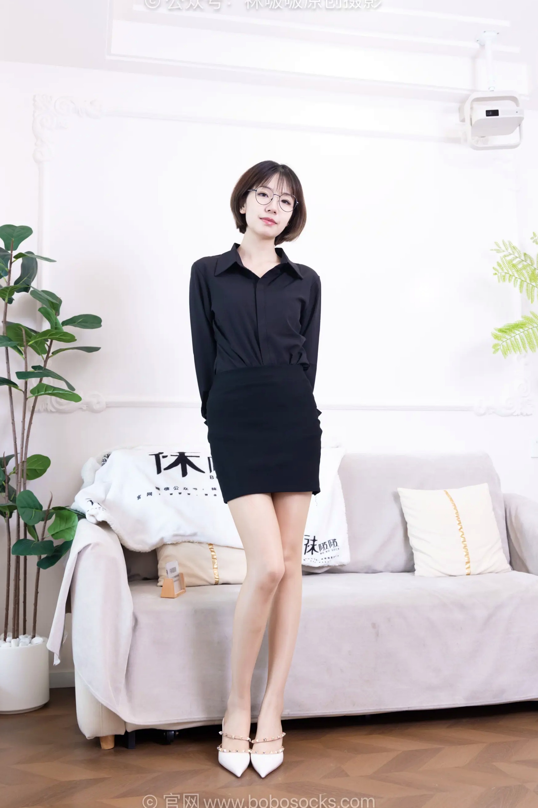 Gallery - BoBoSocks袜啵啵 - Chiness Model  小甜豆-职业装OL私房写真、高跟鞋、油亮薄肉丝、绝美丝袜腿模、职场诱惑系拍摄 [99P]性感制服诱惑气质私房照 女神私房照_秀色女神 - image 2