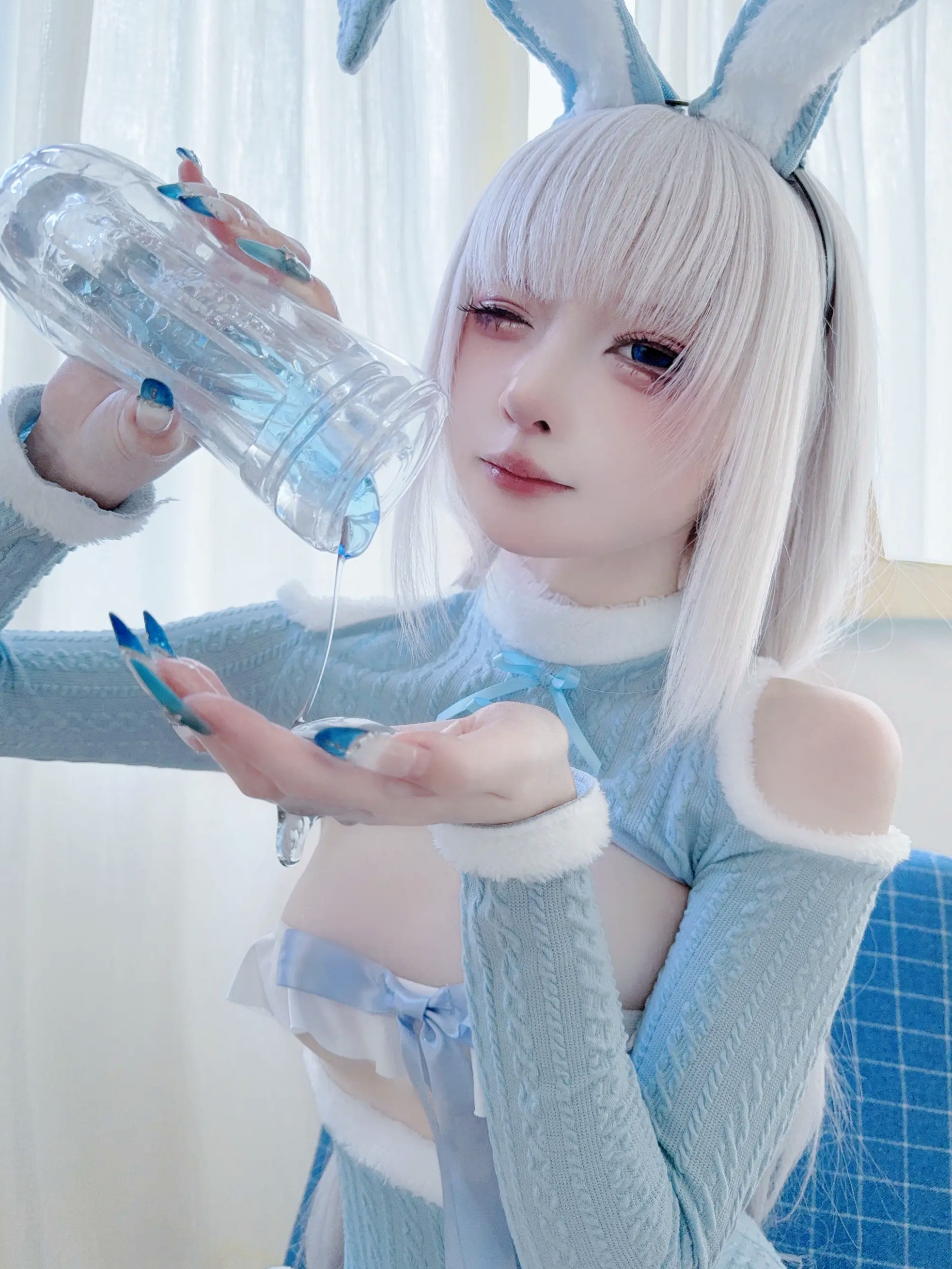 Gallery - 纸悦Etsu_ko绒绒兔二次元清纯少女，蓝色露肩兔女郎私房镜前自拍诱惑写真角色扮演诱惑萌系清纯私房照 女神私房照_秀色女神 - image 1