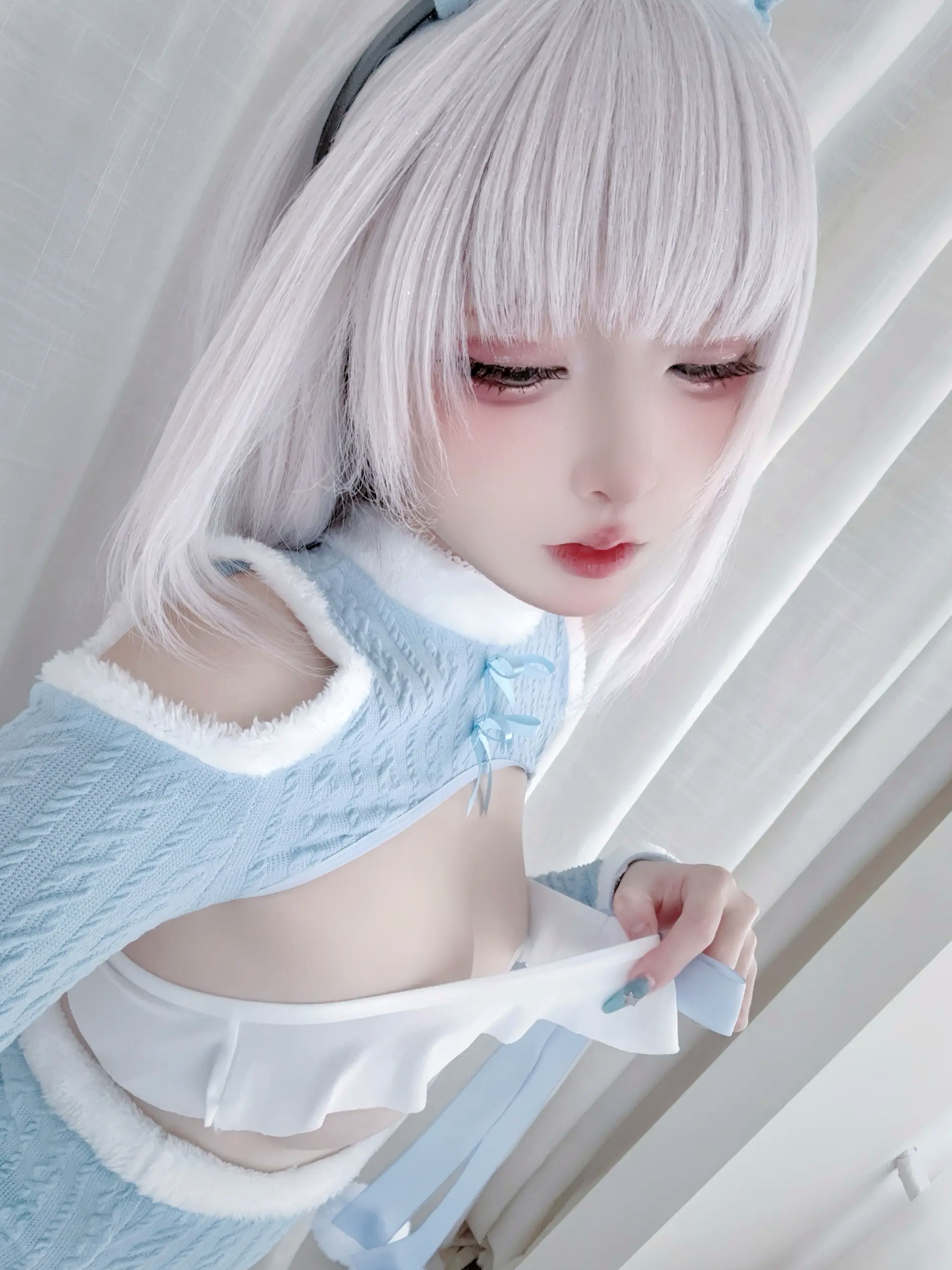 Gallery - 纸悦Etsu_ko绒绒兔二次元清纯少女，蓝色露肩兔女郎私房镜前自拍诱惑写真角色扮演诱惑萌系清纯私房照 女神私房照_秀色女神 - image 3