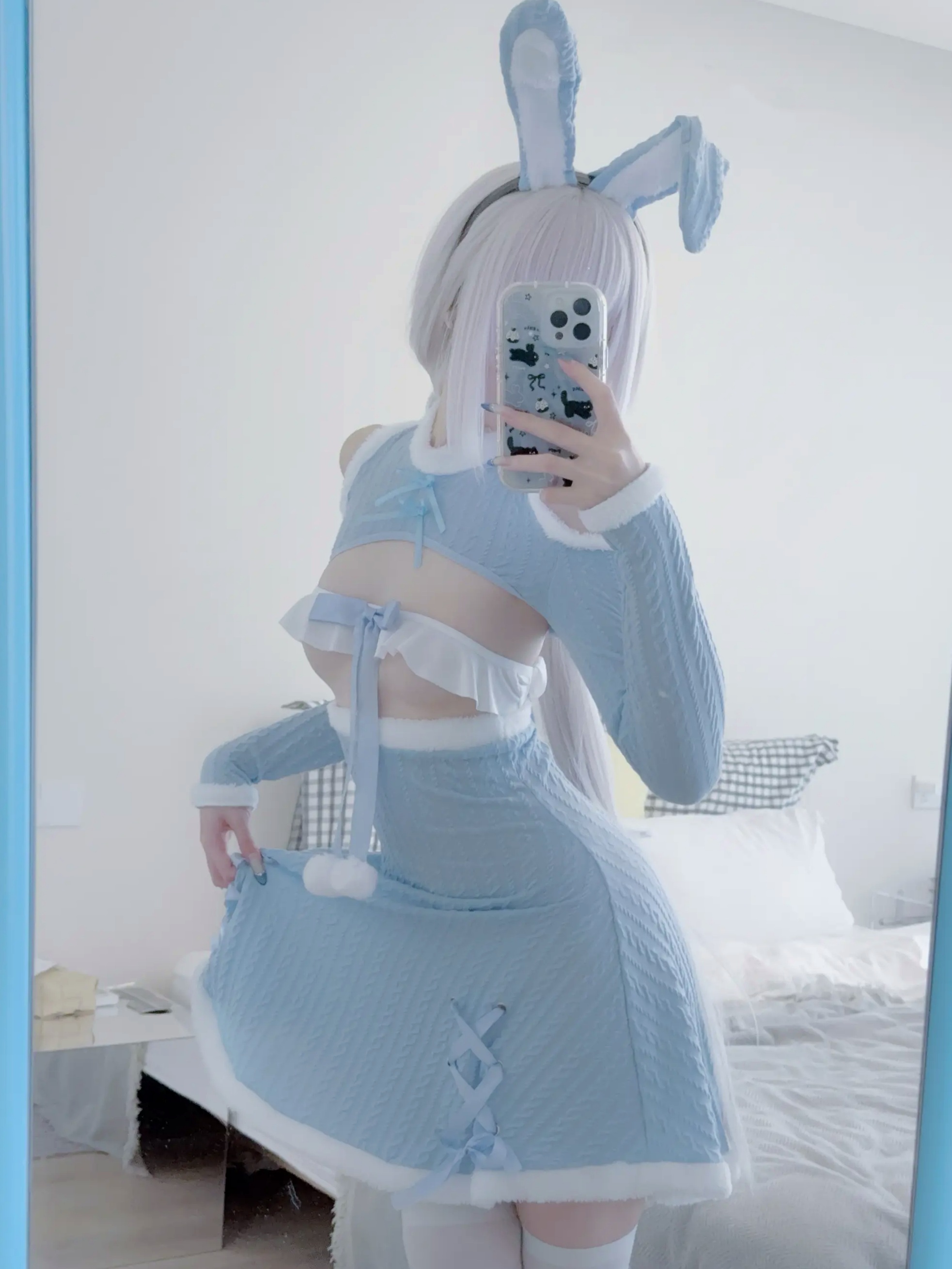 Gallery - 纸悦Etsu_ko绒绒兔二次元清纯少女，蓝色露肩兔女郎私房镜前自拍诱惑写真角色扮演诱惑萌系清纯私房照 女神私房照_秀色女神 - image 5