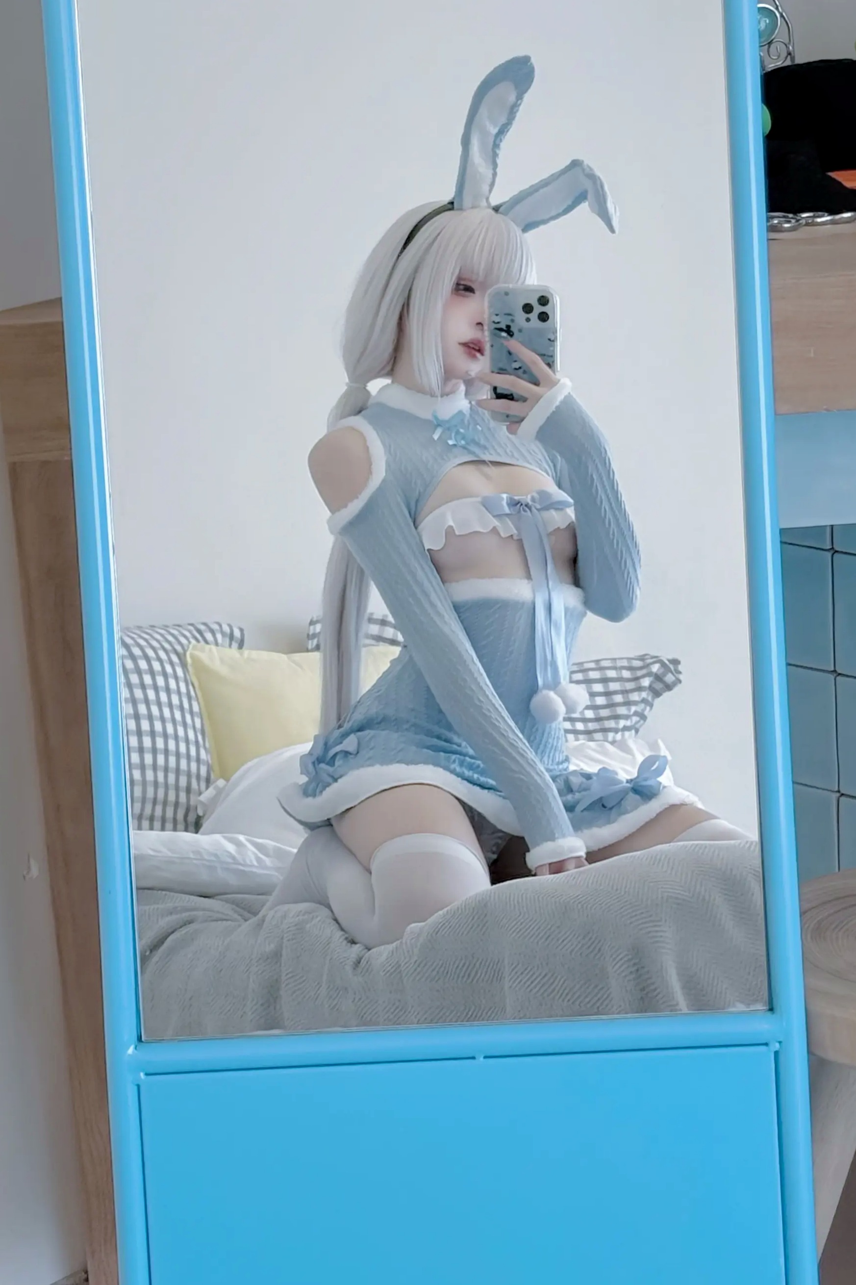 Gallery - 纸悦Etsu_ko绒绒兔二次元清纯少女，蓝色露肩兔女郎私房镜前自拍诱惑写真角色扮演诱惑萌系清纯私房照 女神私房照_秀色女神 - image 6