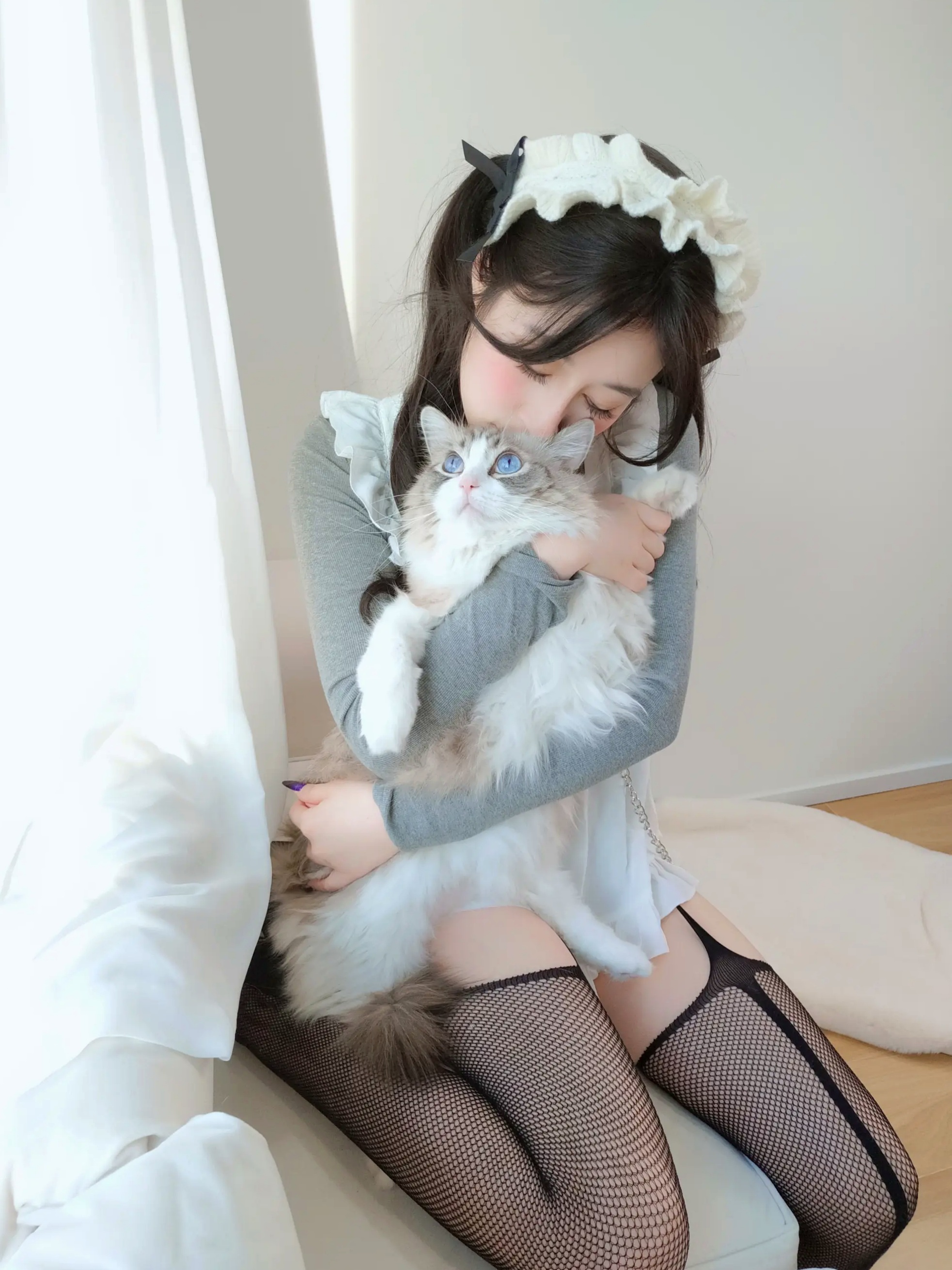 Coser小姐姐白银2025年7月会员合集，童颜巨乳私房写真，性感蕾丝与甜美纯欲风格，尽显迷人曲线视觉盛宴[101P]