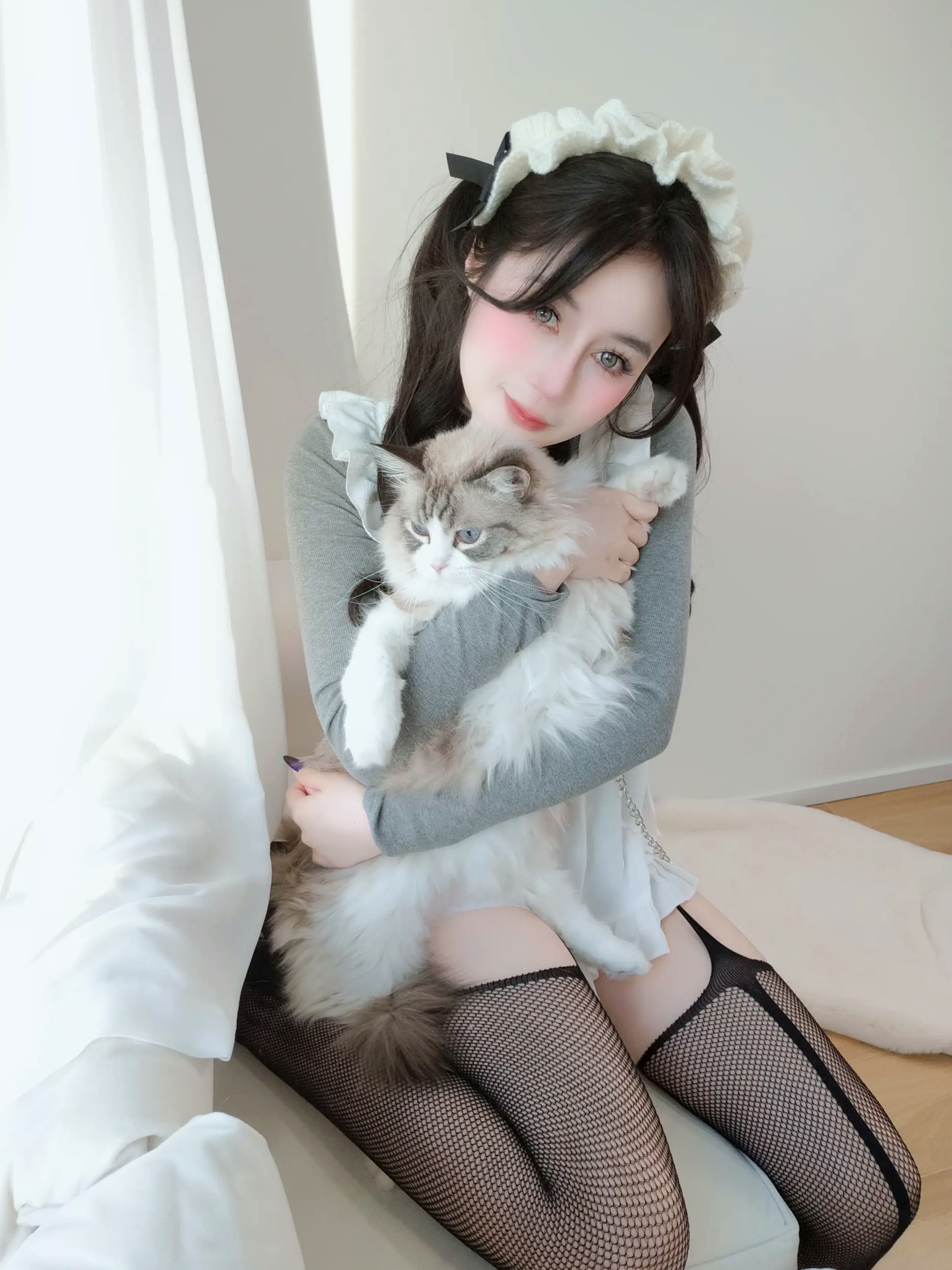 Coser小姐姐白银2025年7月会员合集，童颜巨乳私房写真，性感蕾丝与甜美纯欲风格，尽显迷人曲线视觉盛宴[101P]
