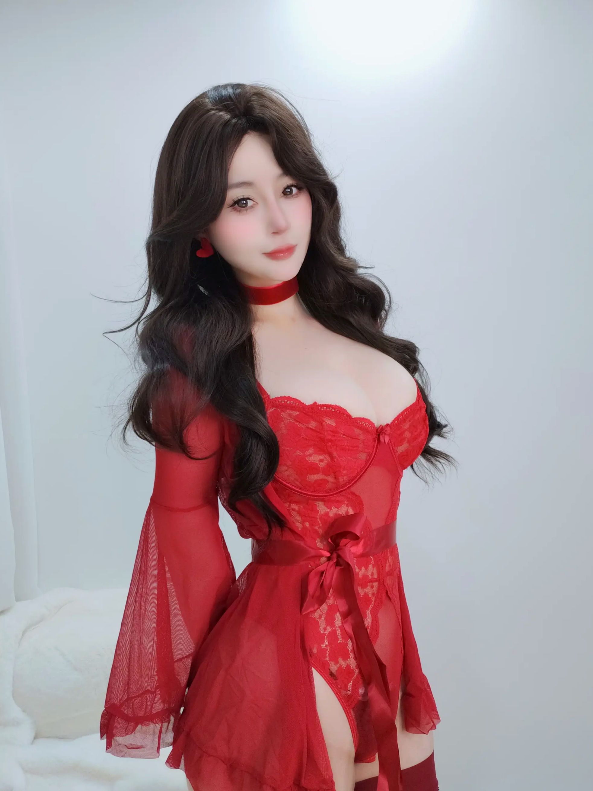Coser小姐姐白银2025年7月会员合集，童颜巨乳私房写真，性感蕾丝与甜美纯欲风格，尽显迷人曲线视觉盛宴[101P]