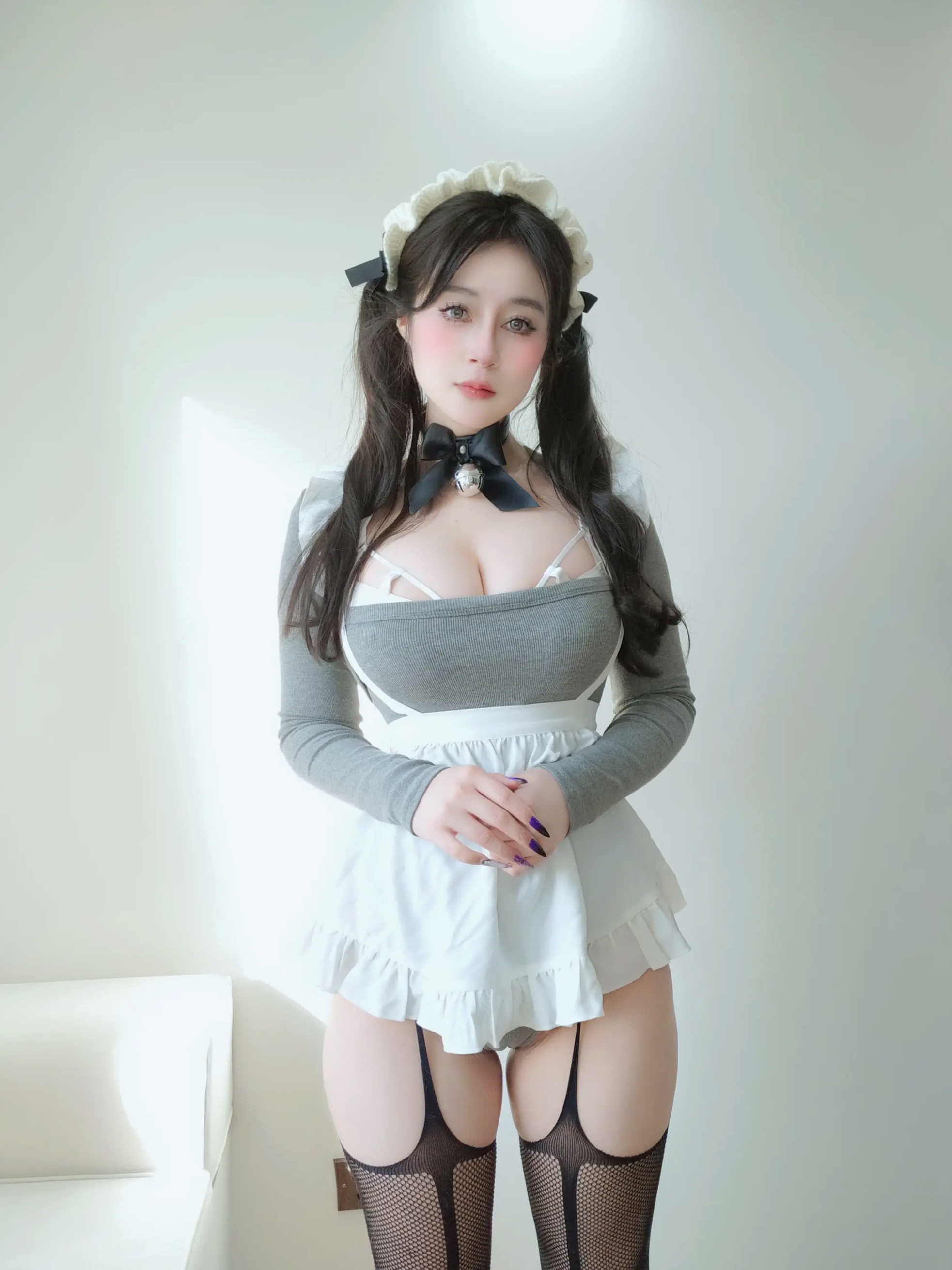 Coser白银2025年6月订阅：女仆装与古典肚兜私房写真，童颜巨乳诱惑之作[94P]