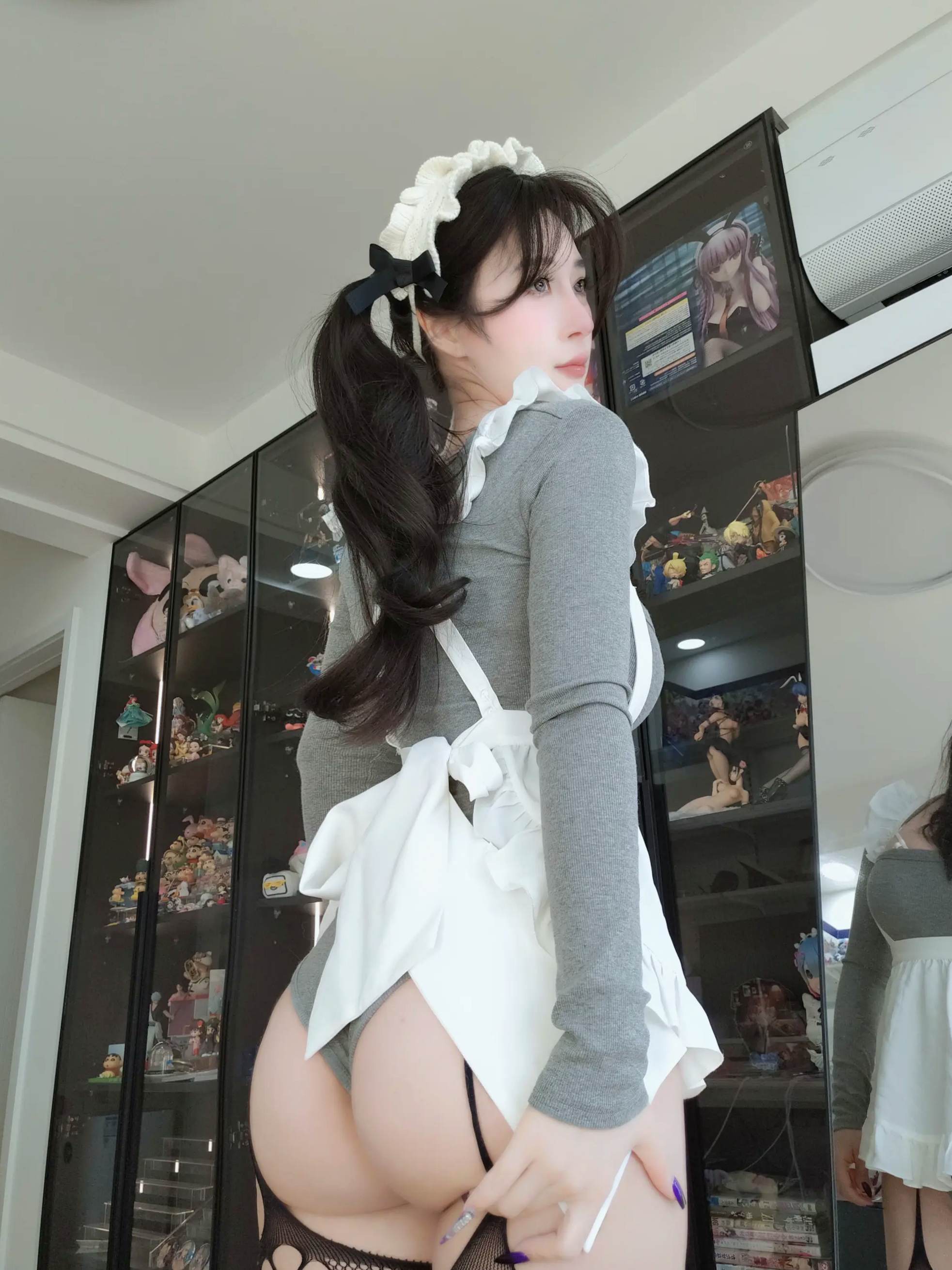 Coser白银2025年6月订阅：女仆装与古典肚兜私房写真，童颜巨乳诱惑之作[94P]