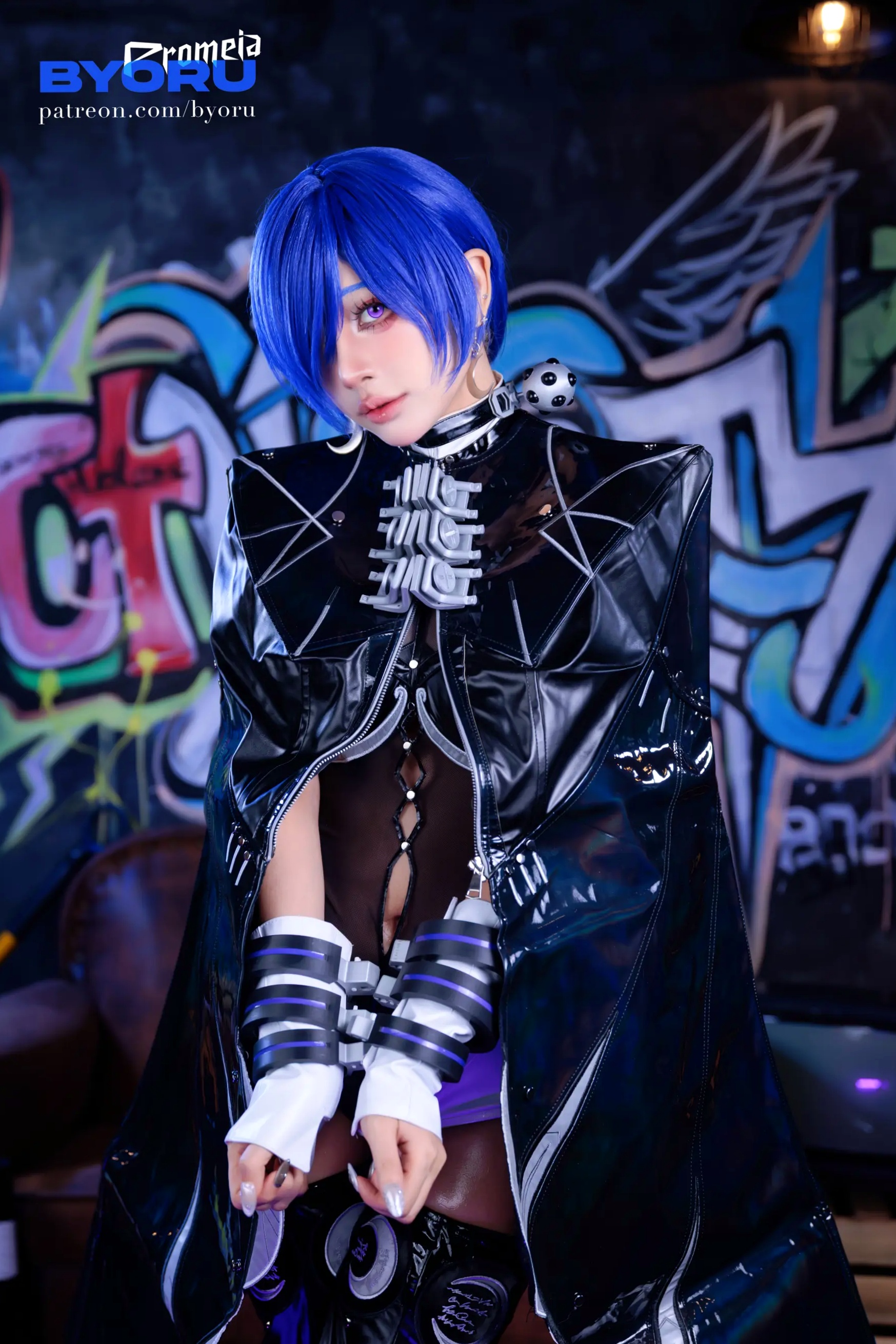 Byoru - 绝区零Cosplay性感连体衣写真，极致身材与前卫涂鸦风格，大尺度福利套图