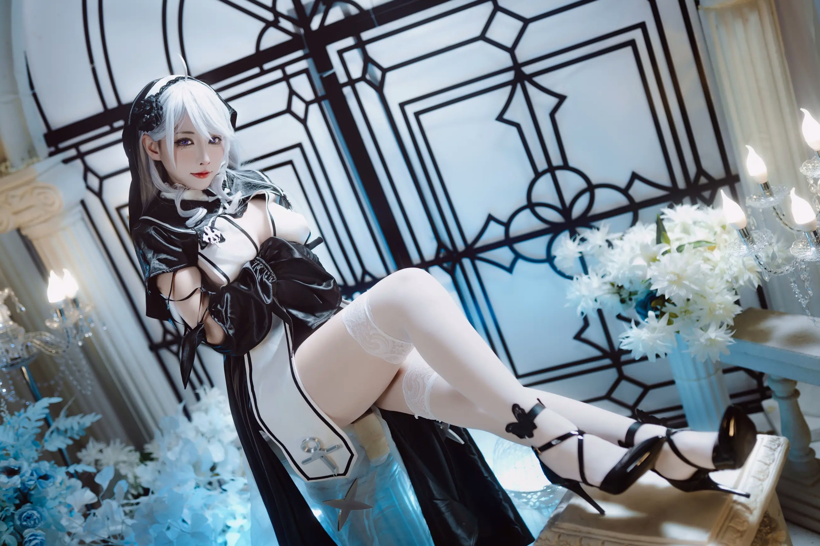 宫本桜 - 碧蓝航线阿尔及利亚高清cosplay写真集，冷艳哥特风制服诱惑，绝美银发少女极致出镜 [21P]
