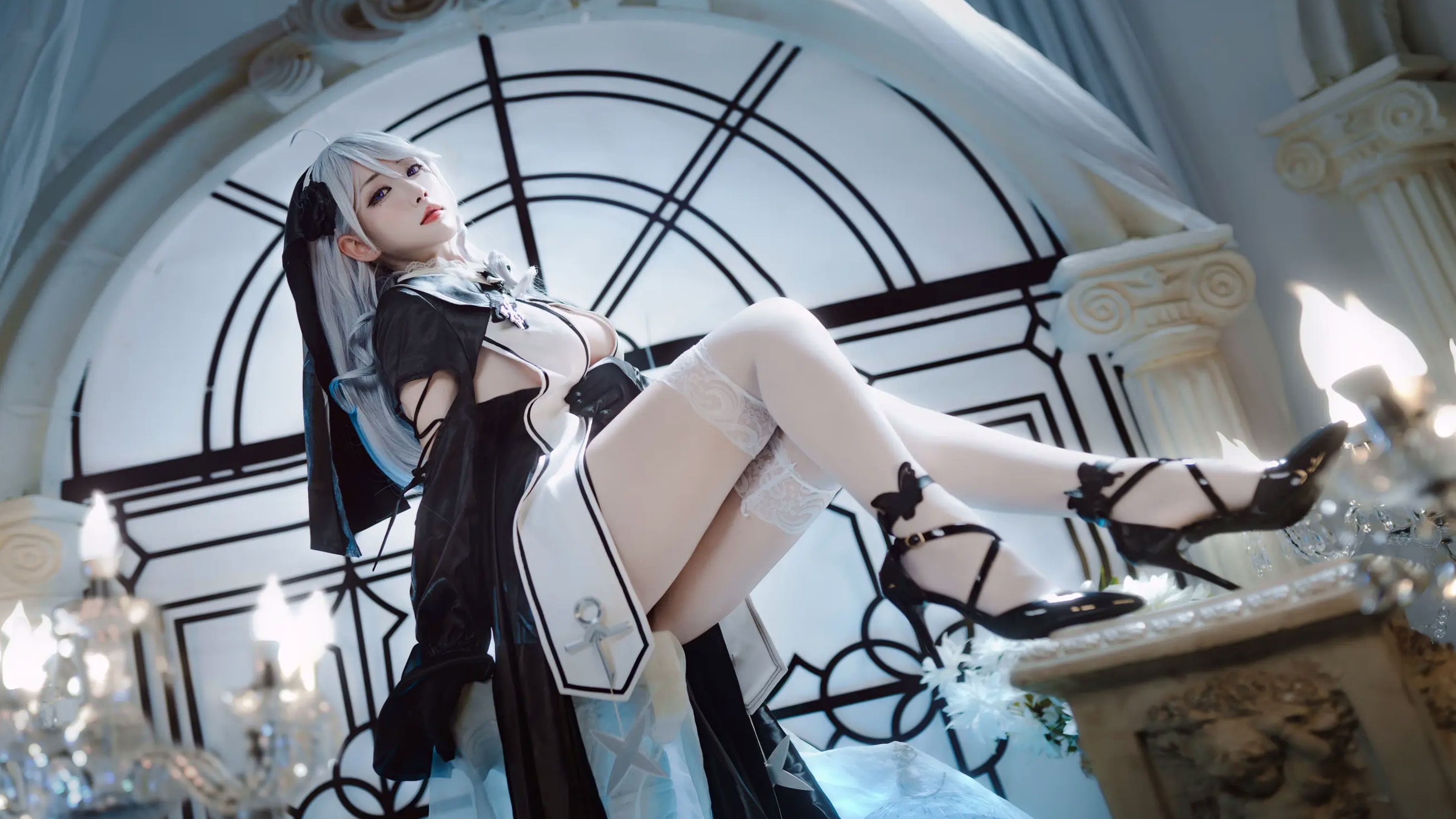 宫本桜 - 碧蓝航线阿尔及利亚高清cosplay写真集，冷艳哥特风制服诱惑，绝美银发少女极致出镜 [21P]