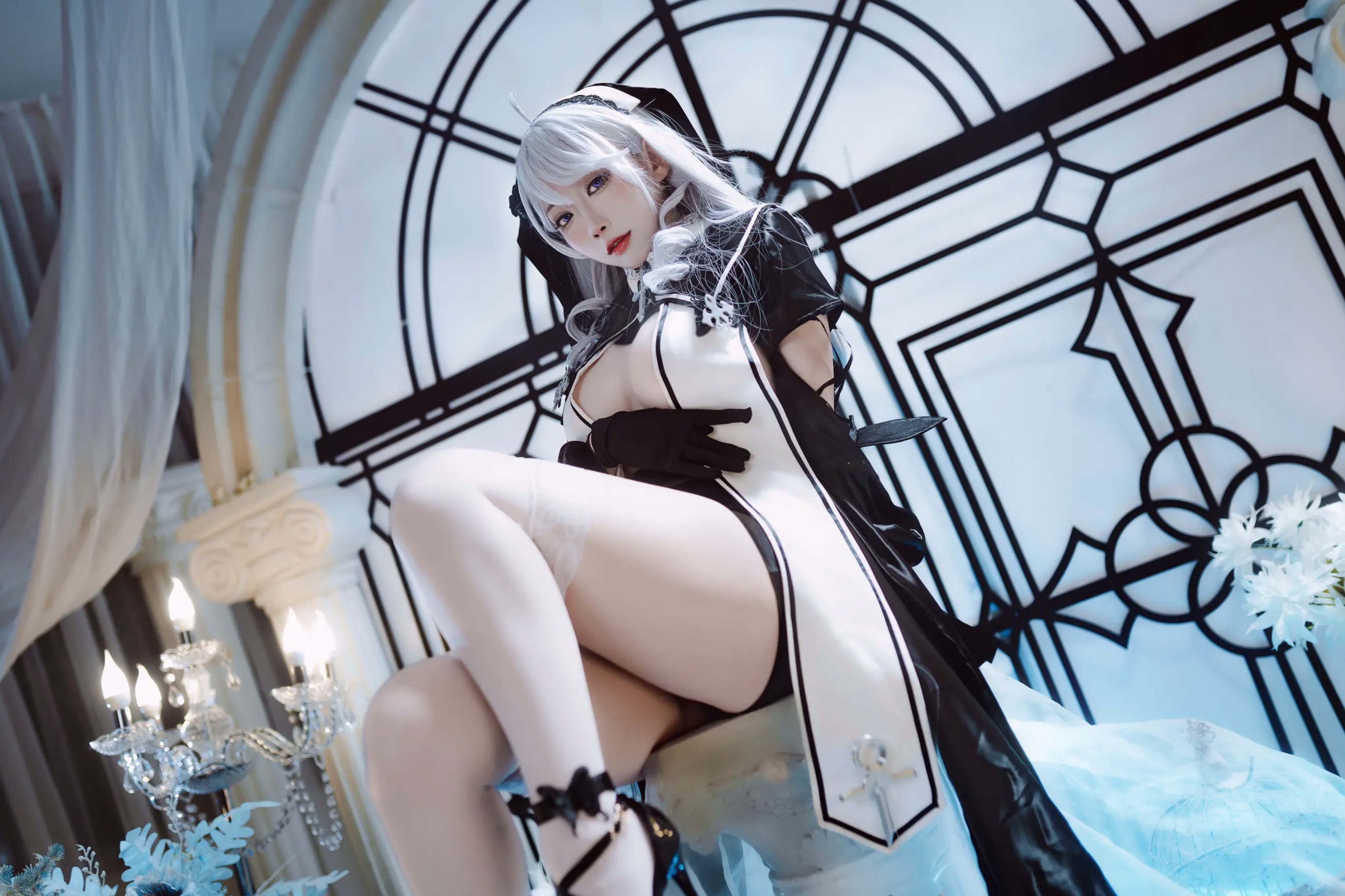 宫本桜 - 碧蓝航线阿尔及利亚高清cosplay写真集，冷艳哥特风制服诱惑，绝美银发少女极致出镜 [21P]