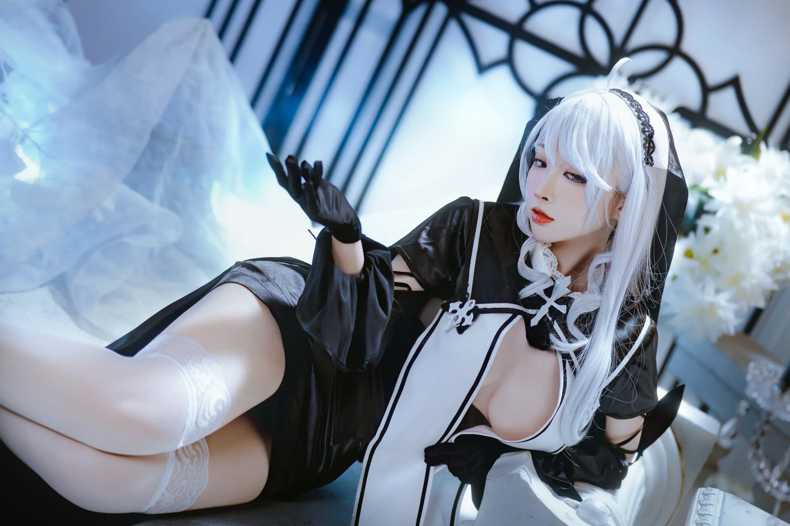 宫本桜 - 碧蓝航线阿尔及利亚高清cosplay写真集，冷艳哥特风制服诱惑，绝美银发少女极致出镜 [21P]
