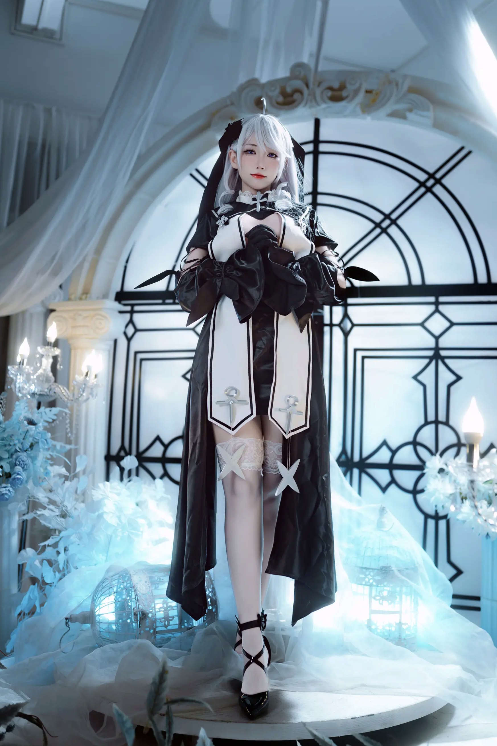 宫本桜 - 碧蓝航线阿尔及利亚高清cosplay写真集，冷艳哥特风制服诱惑，绝美银发少女极致出镜 [21P]