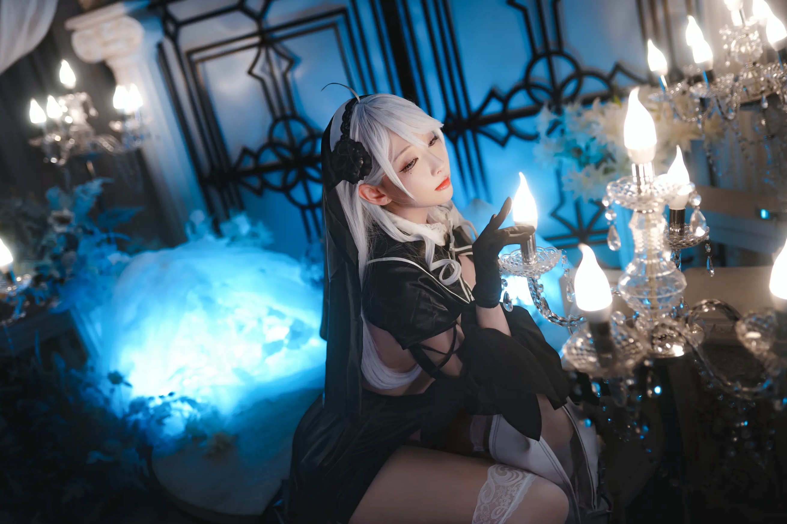 宫本桜 - 碧蓝航线阿尔及利亚高清cosplay写真集，冷艳哥特风制服诱惑，绝美银发少女极致出镜 [21P]