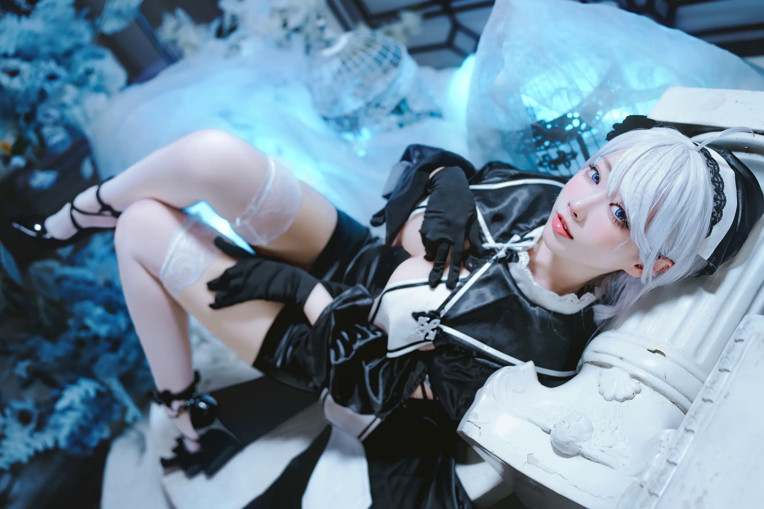 宫本桜 - 碧蓝航线阿尔及利亚高清cosplay写真集，冷艳哥特风制服诱惑，绝美银发少女极致出镜 [21P]