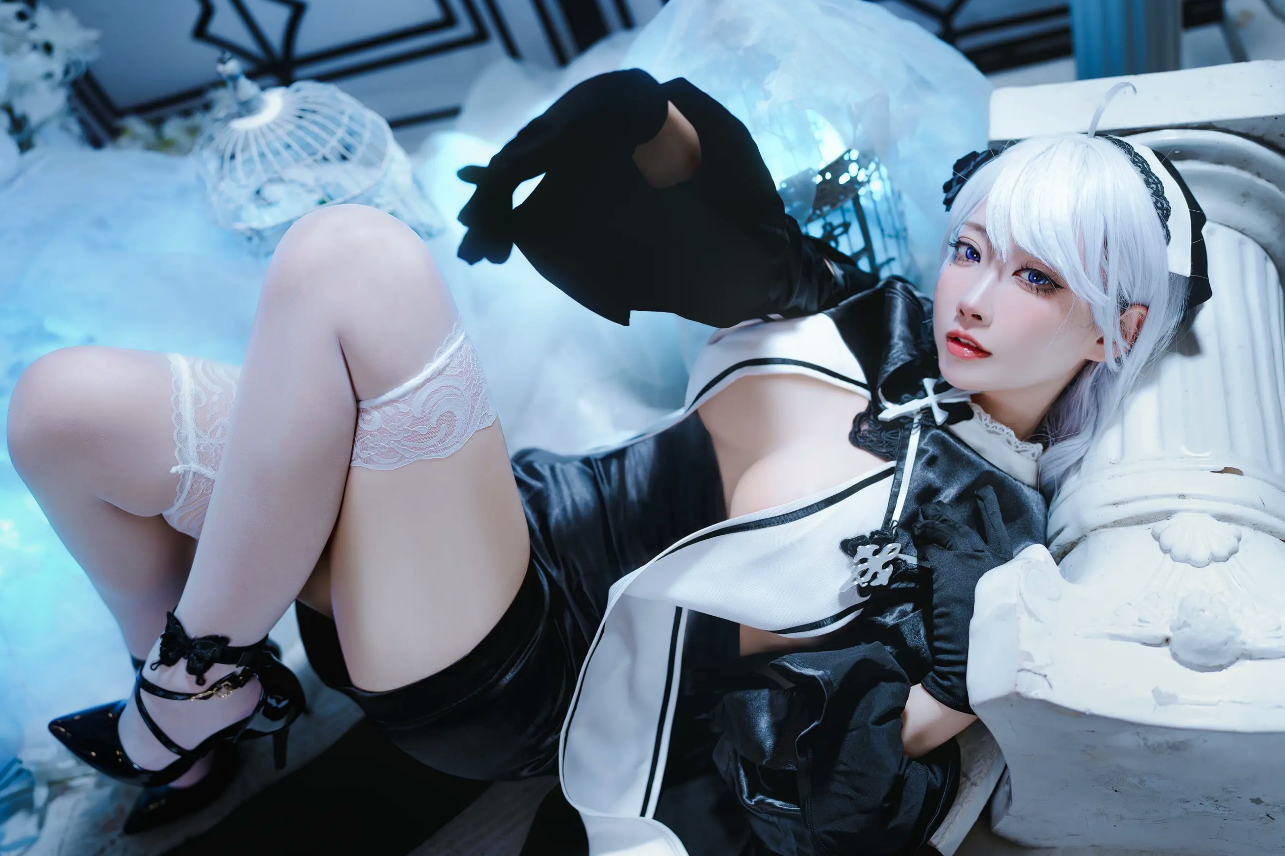 宫本桜 - 碧蓝航线阿尔及利亚高清cosplay写真集，冷艳哥特风制服诱惑，绝美银发少女极致出镜 [21P]