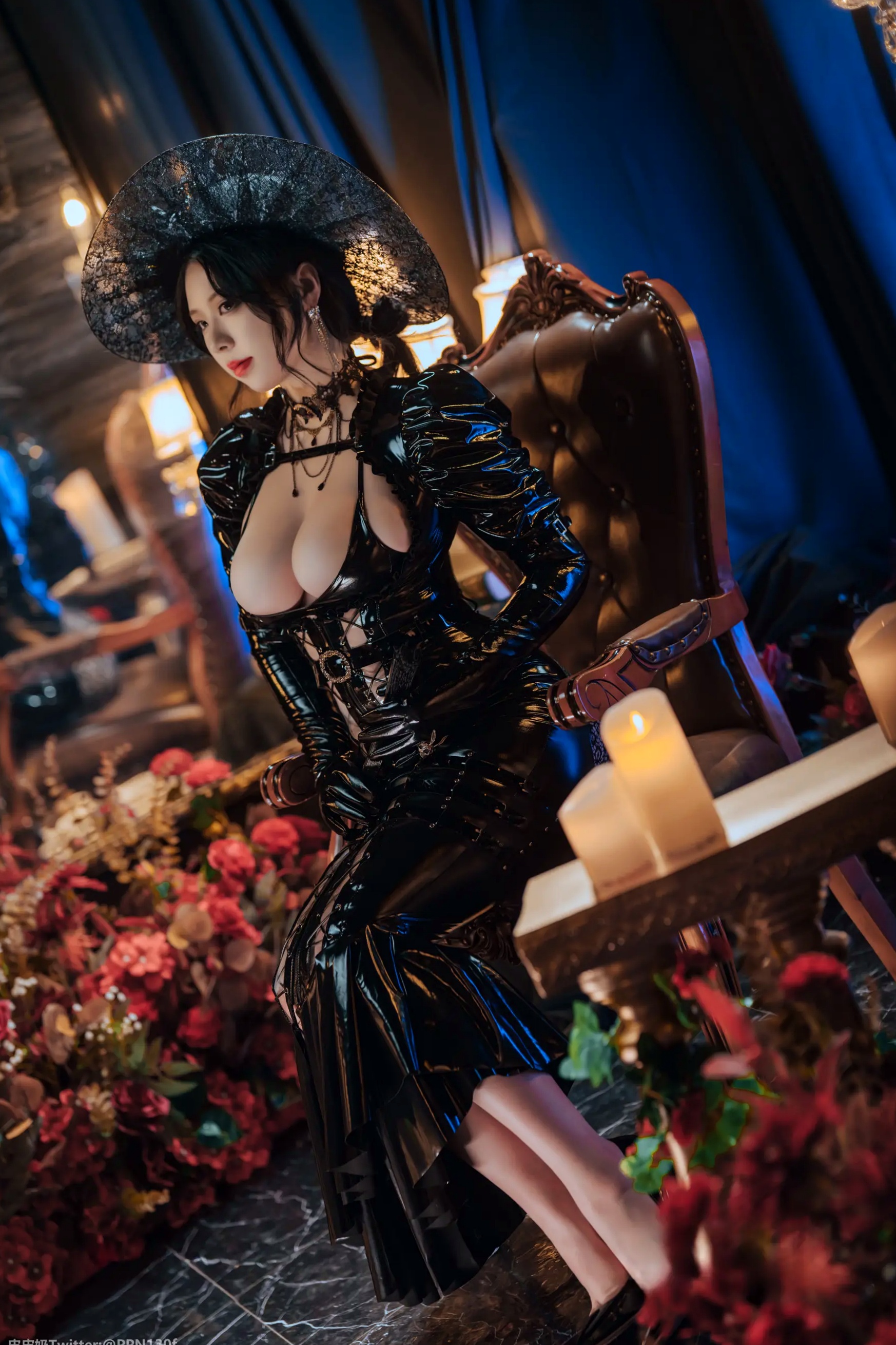 皮皮奶可可爱了啦 - 莉莉丝：暗黑哥特风漆皮束身女巫角色扮演，冷艳红唇红玫瑰，极致曲线诱惑 [40P]