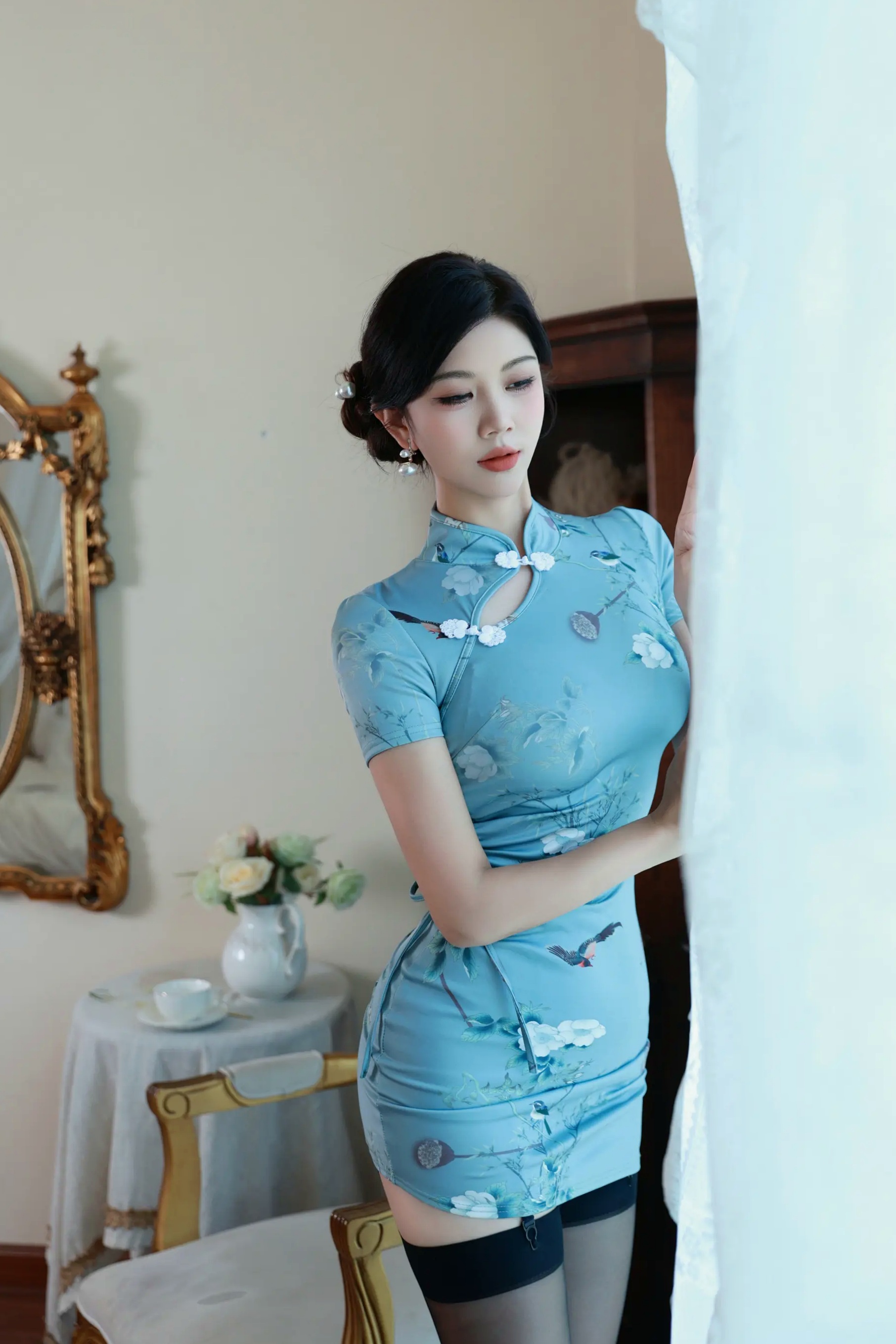 [XR] 玫瑰我爱你 旗袍美女：改良旗袍黑丝吊带袜私房大尺度诱惑系列[113P]
