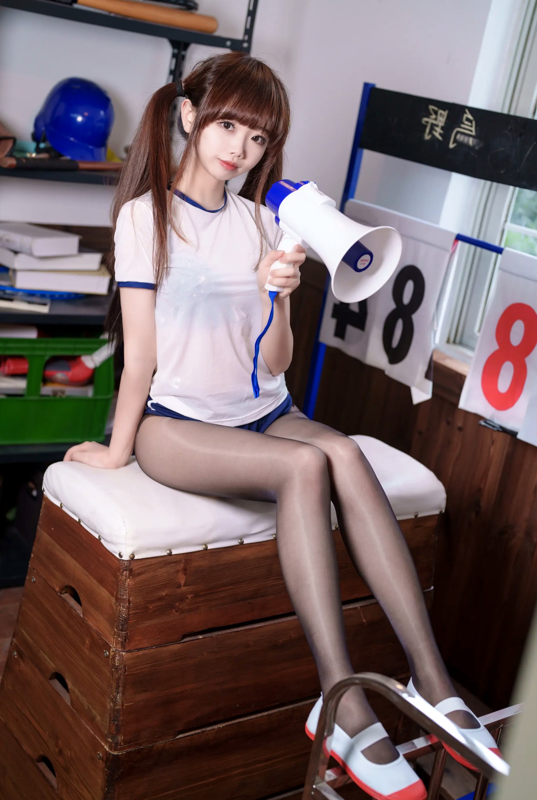 Gallery - Cos小姐姐雪琪 - Xueqi——体育室运动少女，绝美双马尾搭配诱惑黑丝，展现极致青春性感风情角色扮演制服丝袜性感校服 女神私房照_秀色女神 - image 6