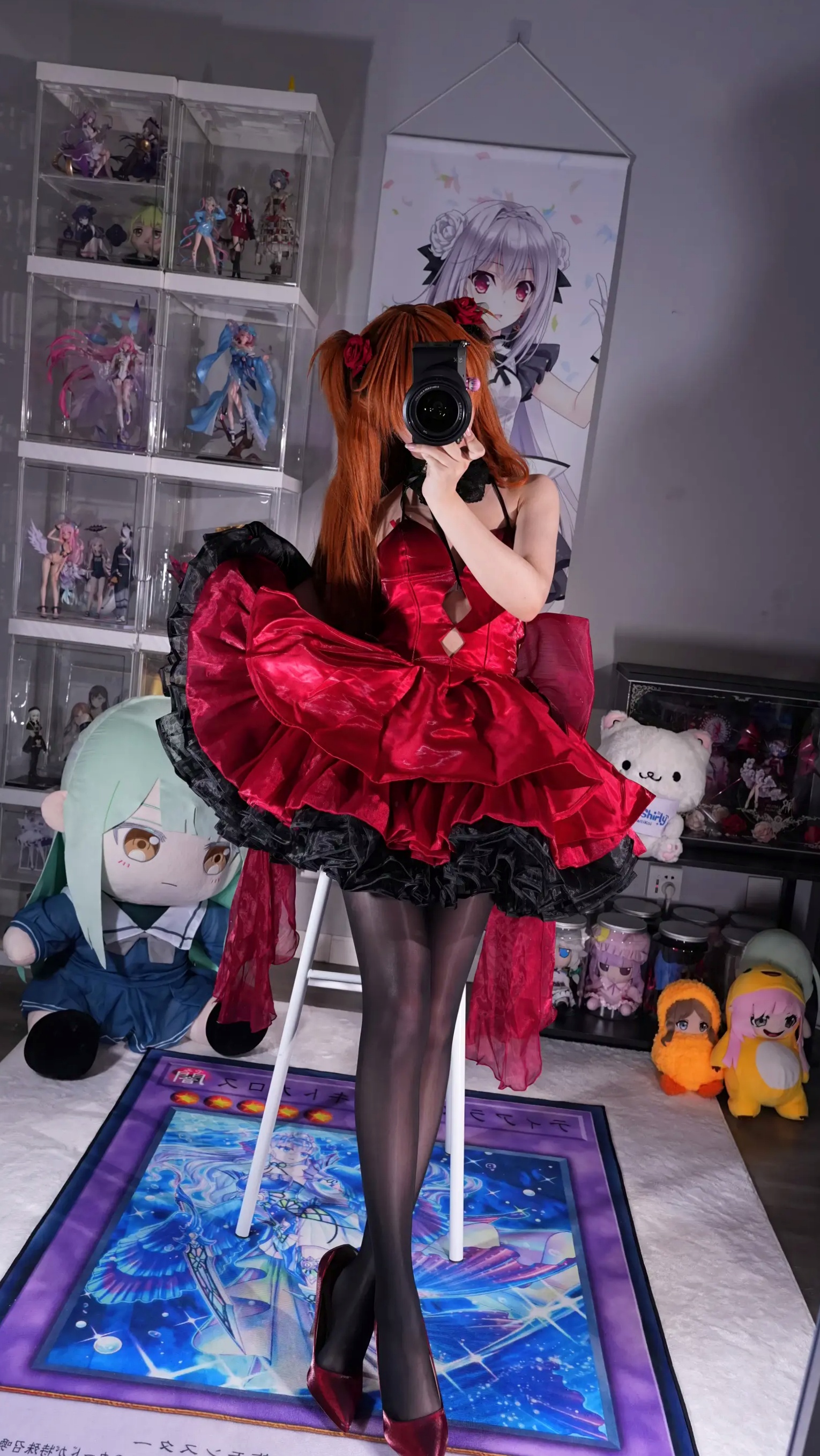 Gallery - 白栎Shirly明日香角色扮演私房摄影，红装黑丝演绎极致诱惑美感角色扮演诱惑丝袜私房照性感 女神私房照_秀色女神 - image 2