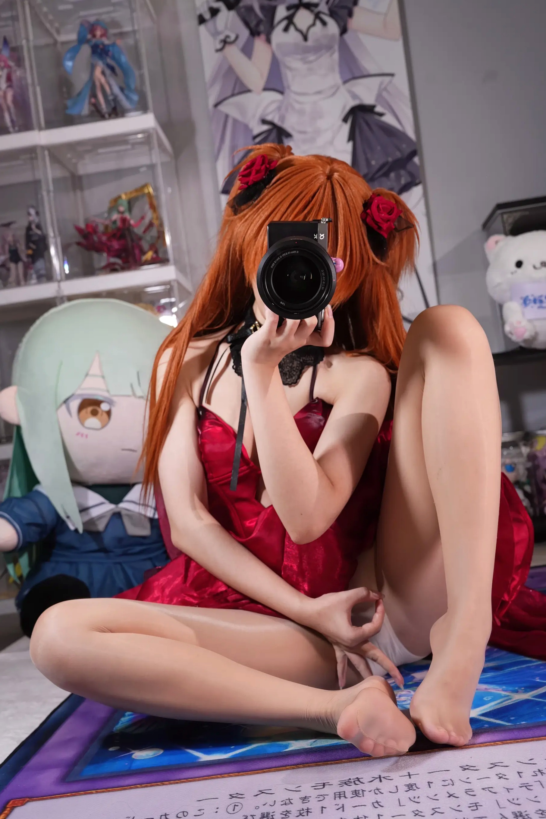 Gallery - 白栎Shirly明日香角色扮演私房摄影，红装黑丝演绎极致诱惑美感角色扮演诱惑丝袜私房照性感 女神私房照_秀色女神 - image 5