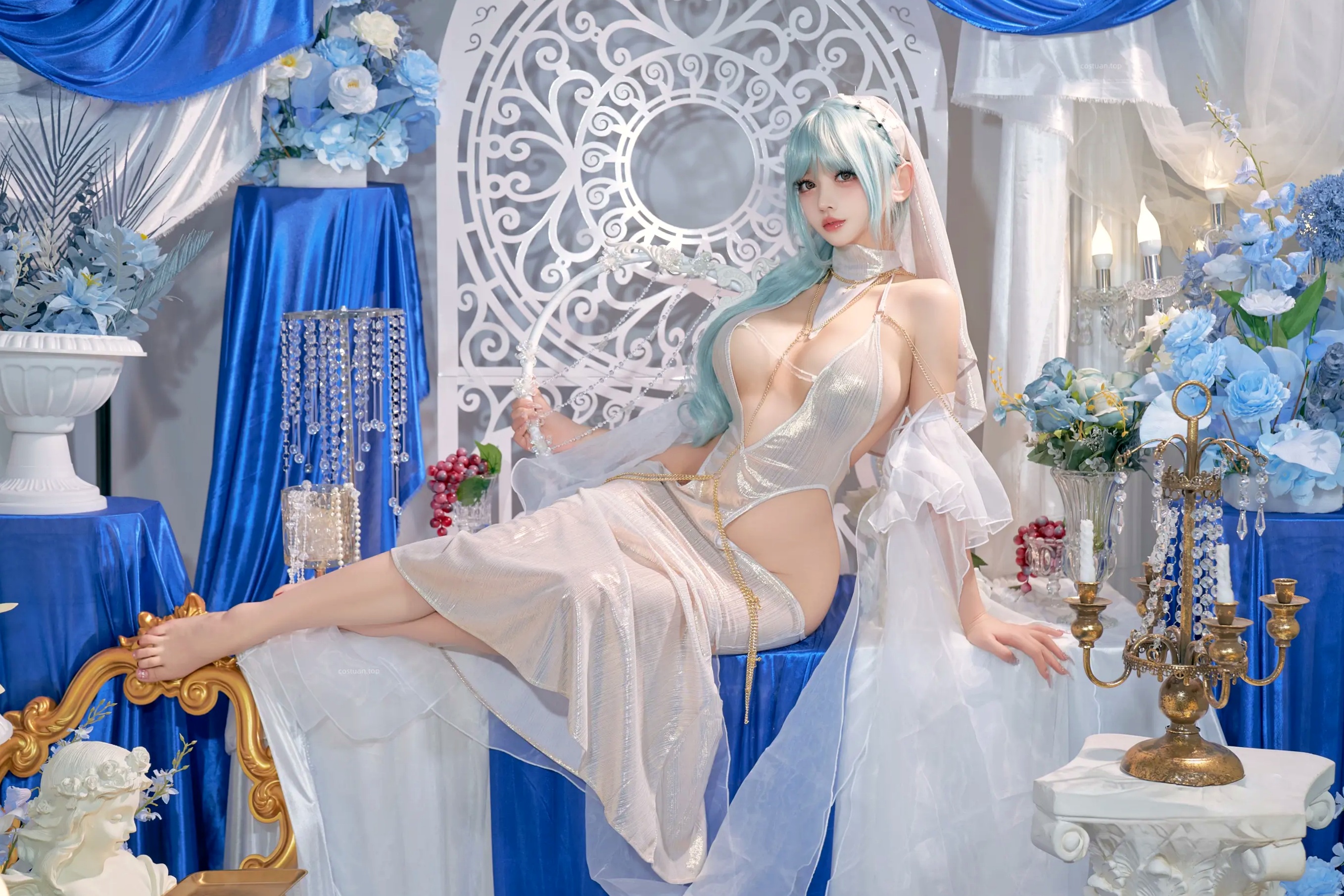 Gallery - 过期米线喵喵《忏悔录》银色抹胸露背礼服唯美Cos，圣女主题极致诱惑写真，尽显女神魅力性感诱惑角色扮演女神大尺度 女神私房照_秀色女神 - image 1