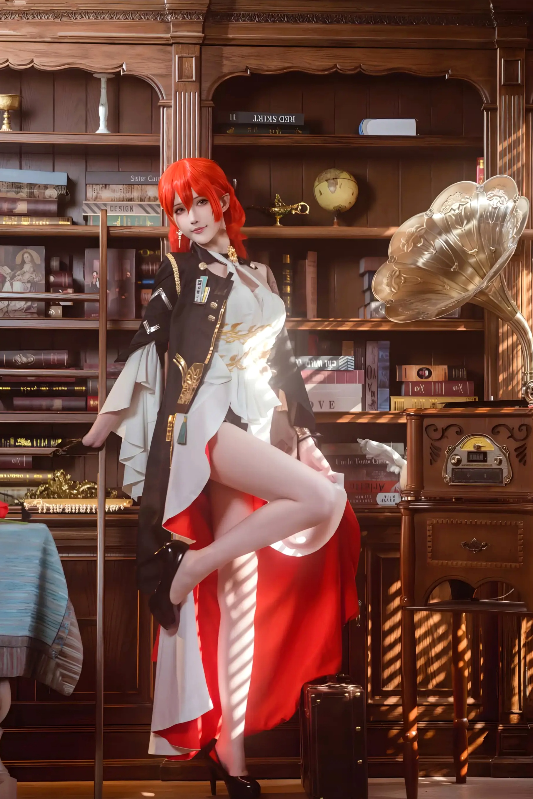 Gallery - 花兮_honoka 崩坏星穹铁道姬子COS 优雅知性御姐复古风写真角色扮演御女郎 - Royal Lady 气质冷艳 女神私房照_秀色女神 - image 7