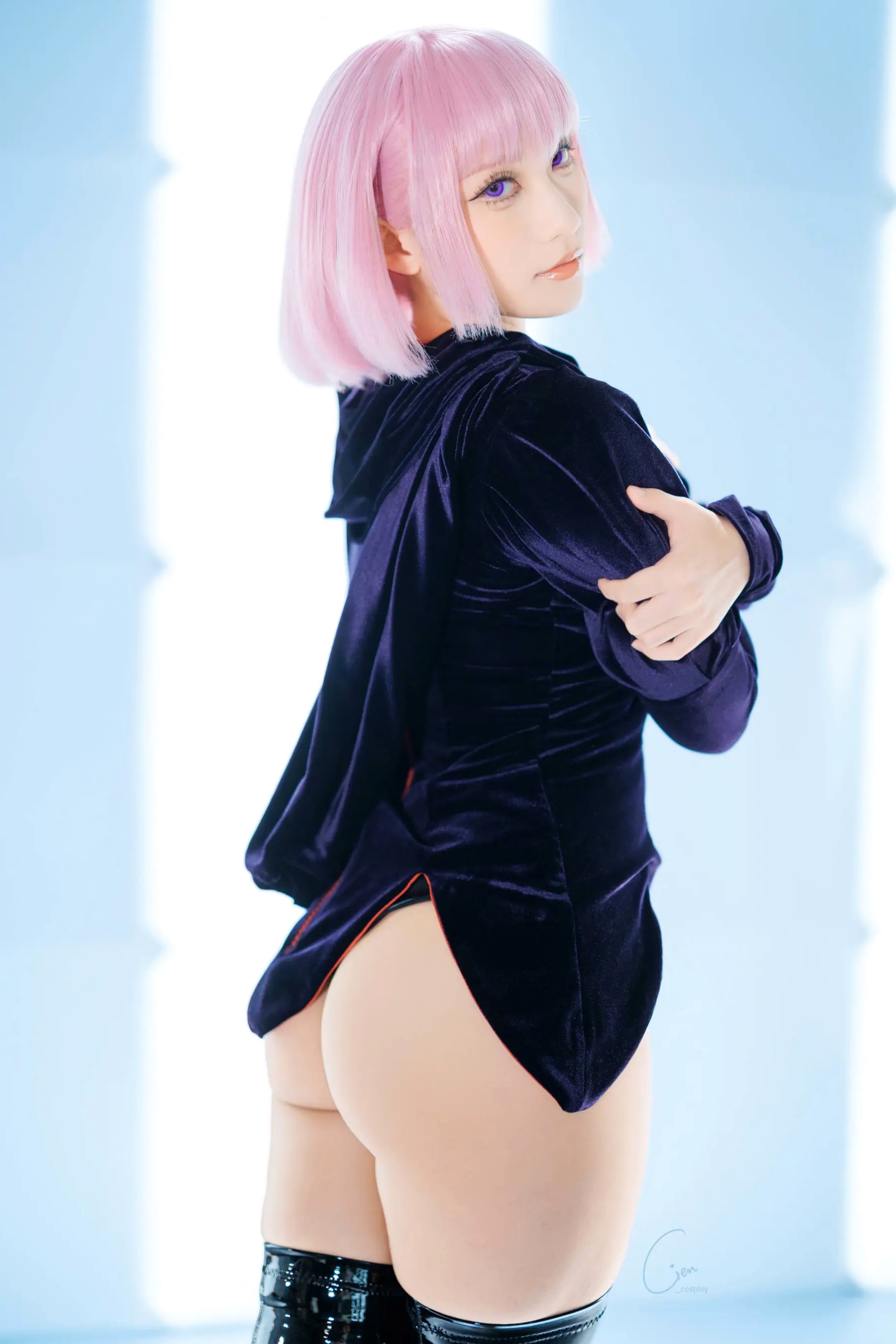 Gallery - Cien恩恩经典动漫哈曼·卡恩Cosplay，冷艳妆容搭配漆皮长靴御姐范十足角色扮演气质诱惑冷艳 女神私房照_秀色女神 - image 5