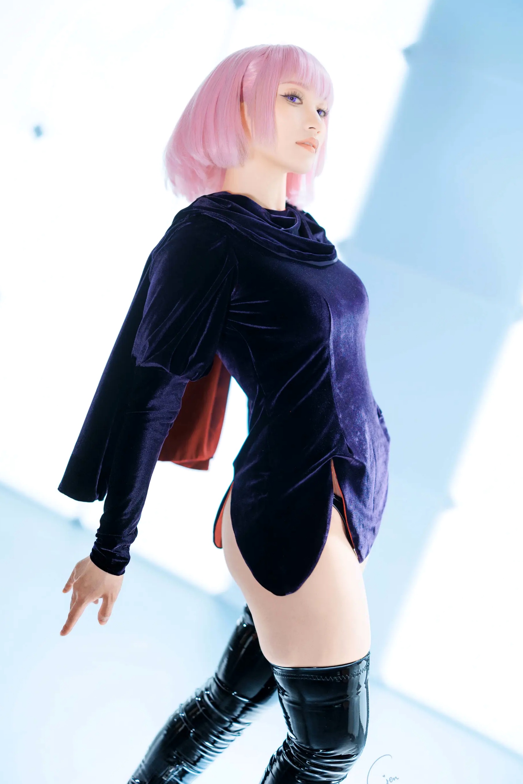 Gallery - Cien恩恩经典动漫哈曼·卡恩Cosplay，冷艳妆容搭配漆皮长靴御姐范十足角色扮演气质诱惑冷艳 女神私房照_秀色女神 - image 8